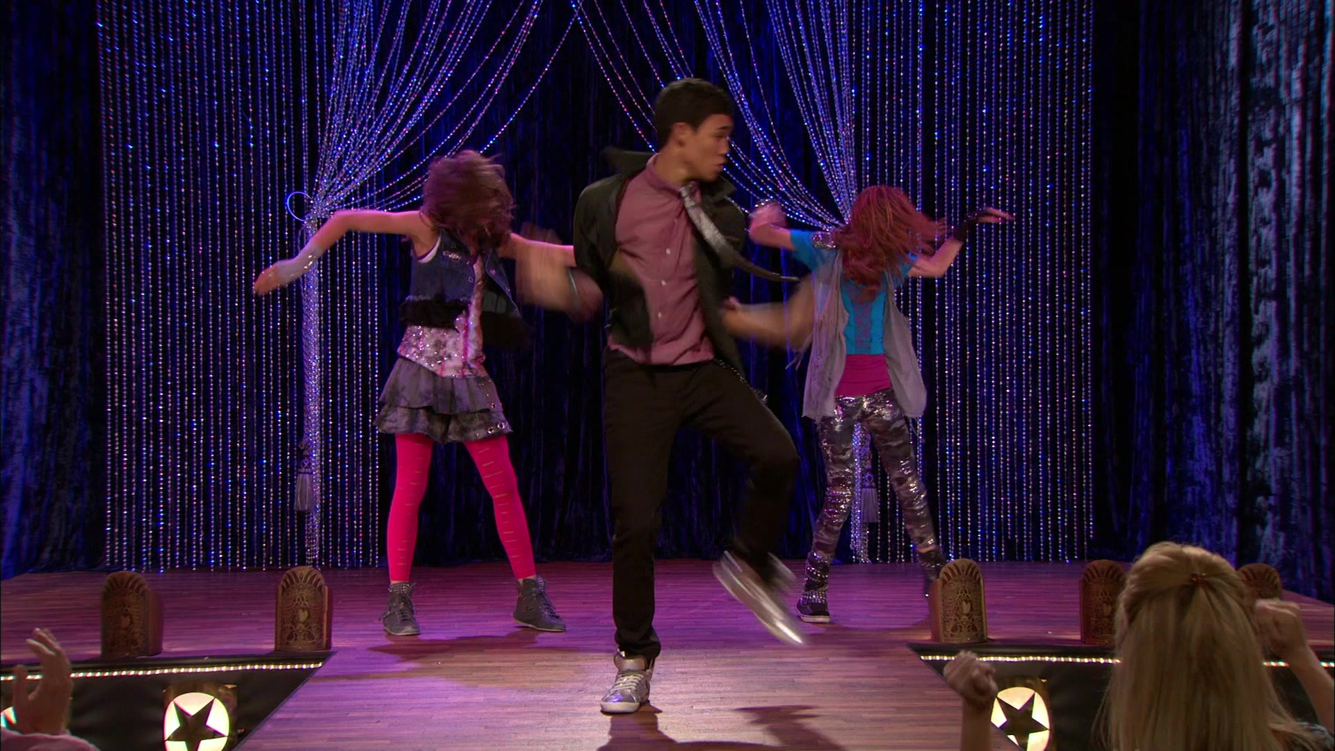 Shake_It_Up_S01E11_1080p_BTD_002647.jpg Shake_It_Up_S01E11_1080p_BTD_002647.jpg