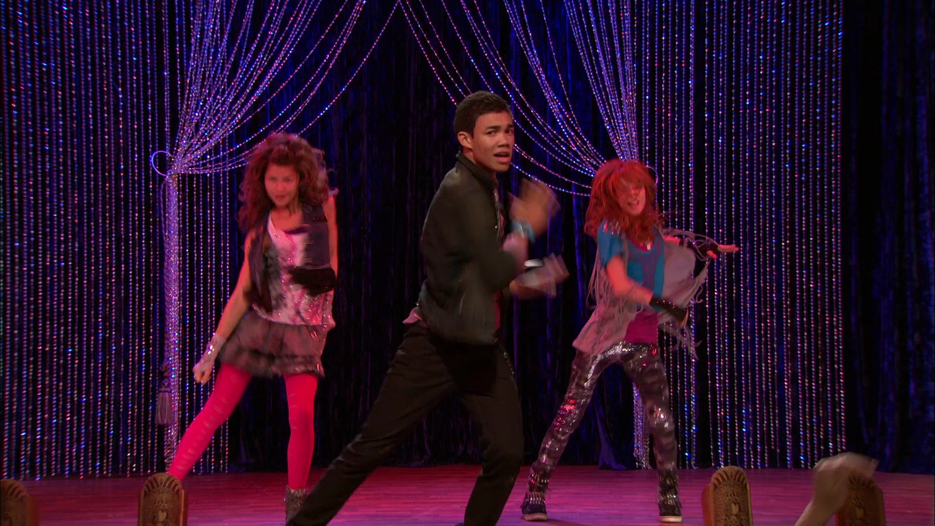 Shake_It_Up_S01E11_1080p_BTD_002653.jpg Shake_It_Up_S01E11_1080p_BTD_002653.jpg