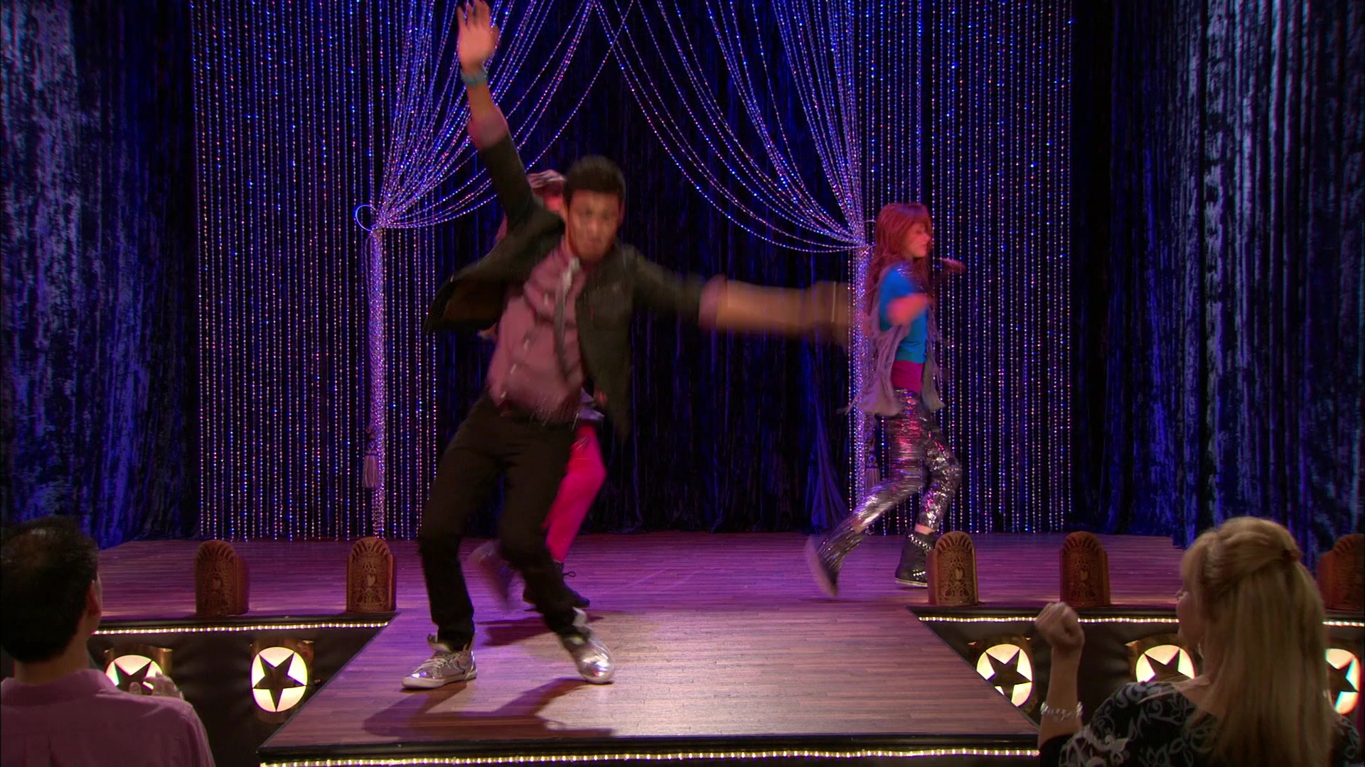 Shake_It_Up_S01E11_1080p_BTD_002658.jpg Shake_It_Up_S01E11_1080p_BTD_002658.jpg