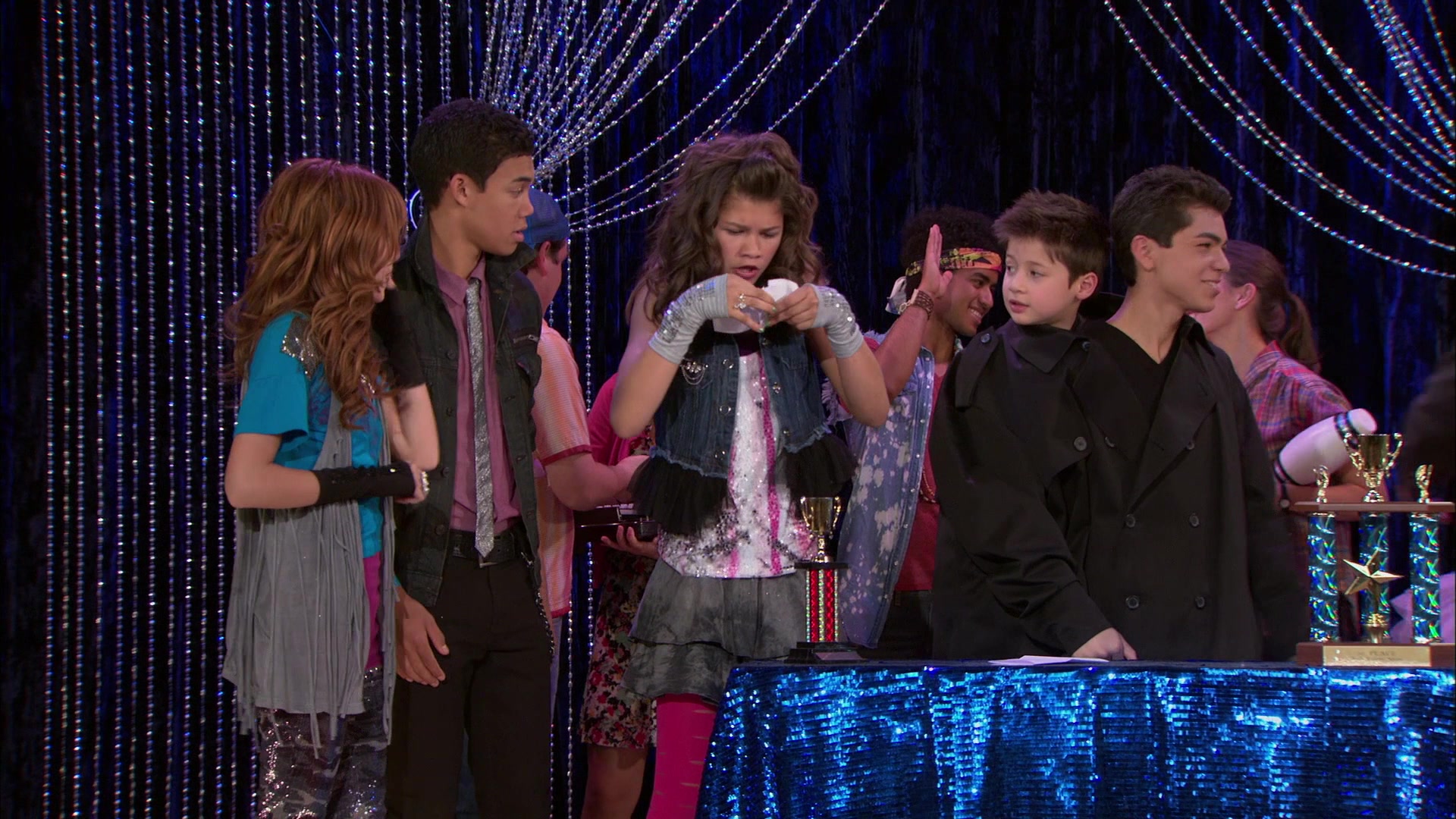 Shake_It_Up_S01E11_1080p_BTD_002931.jpg