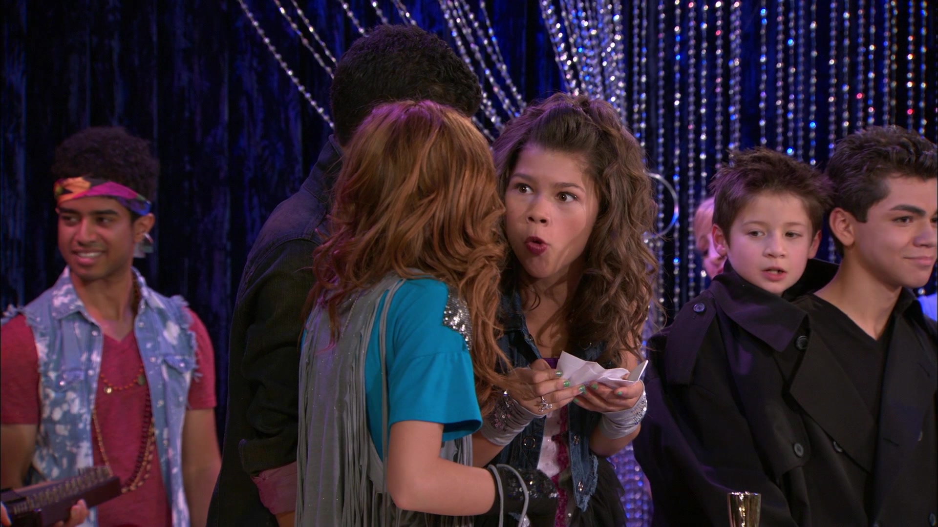 Shake_It_Up_S01E11_1080p_BTD_002941.jpg Shake_It_Up_S01E11_1080p_BTD_002941.jpg