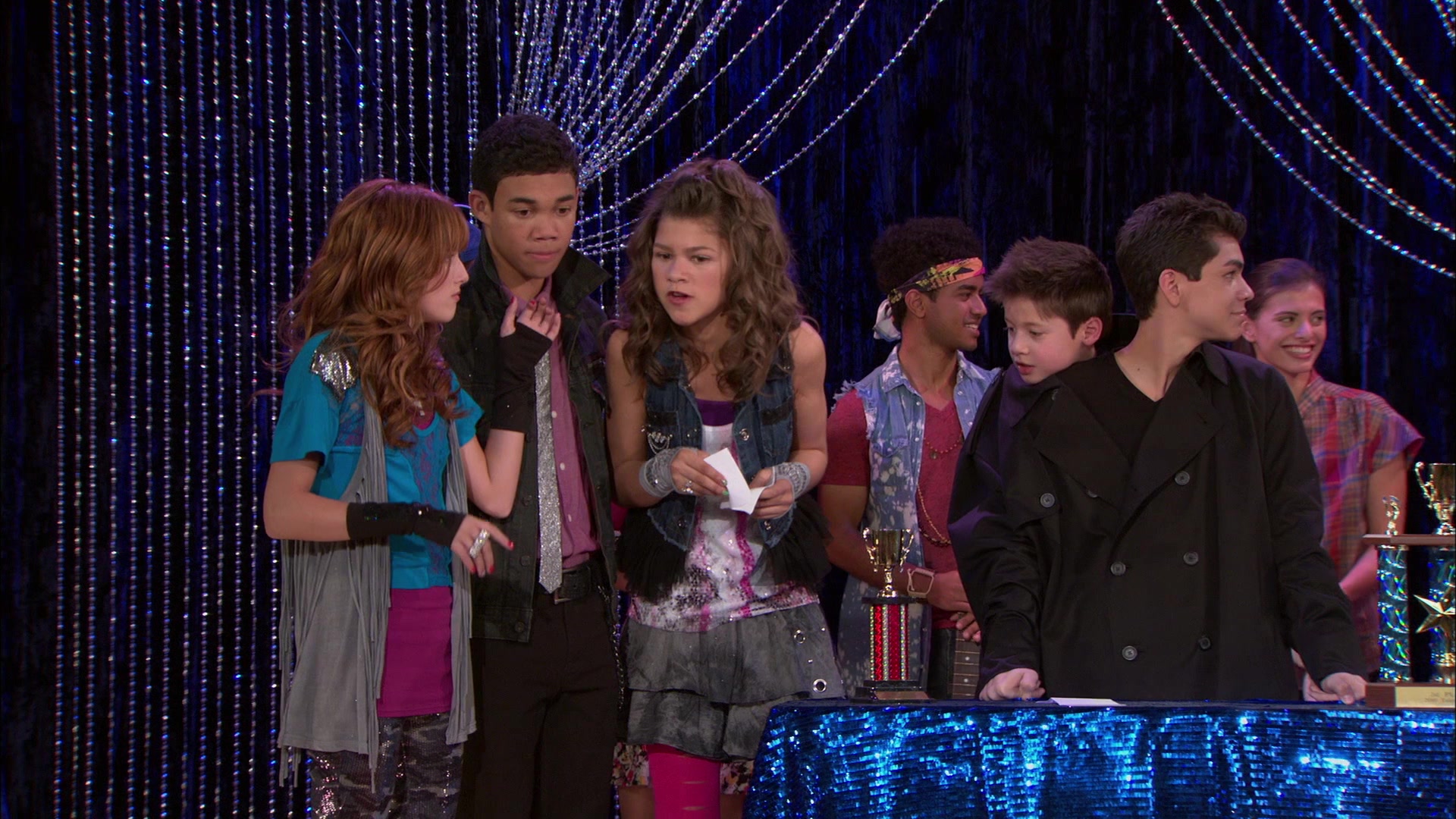 Shake_It_Up_S01E11_1080p_BTD_002942.jpg Shake_It_Up_S01E11_1080p_BTD_002942.jpg