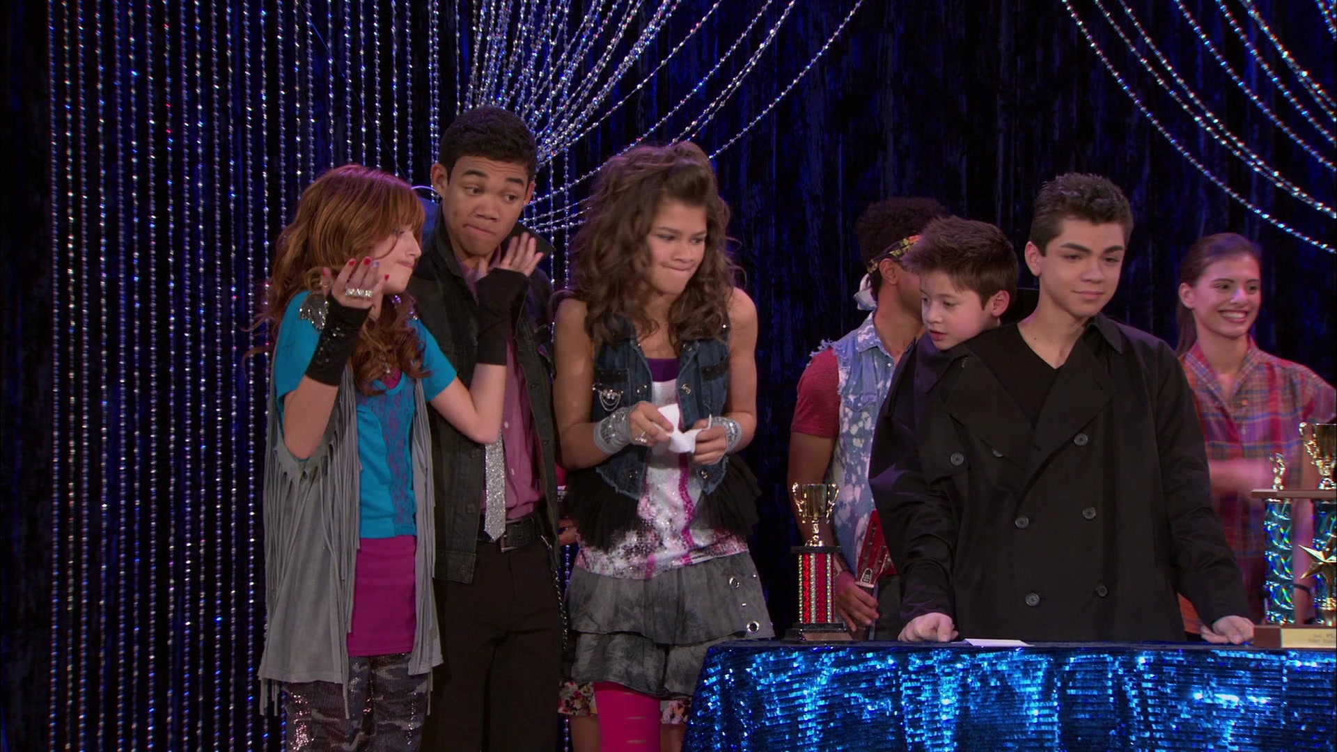 Shake_It_Up_S01E11_1080p_BTD_002944.jpg Shake_It_Up_S01E11_1080p_BTD_002944.jpg