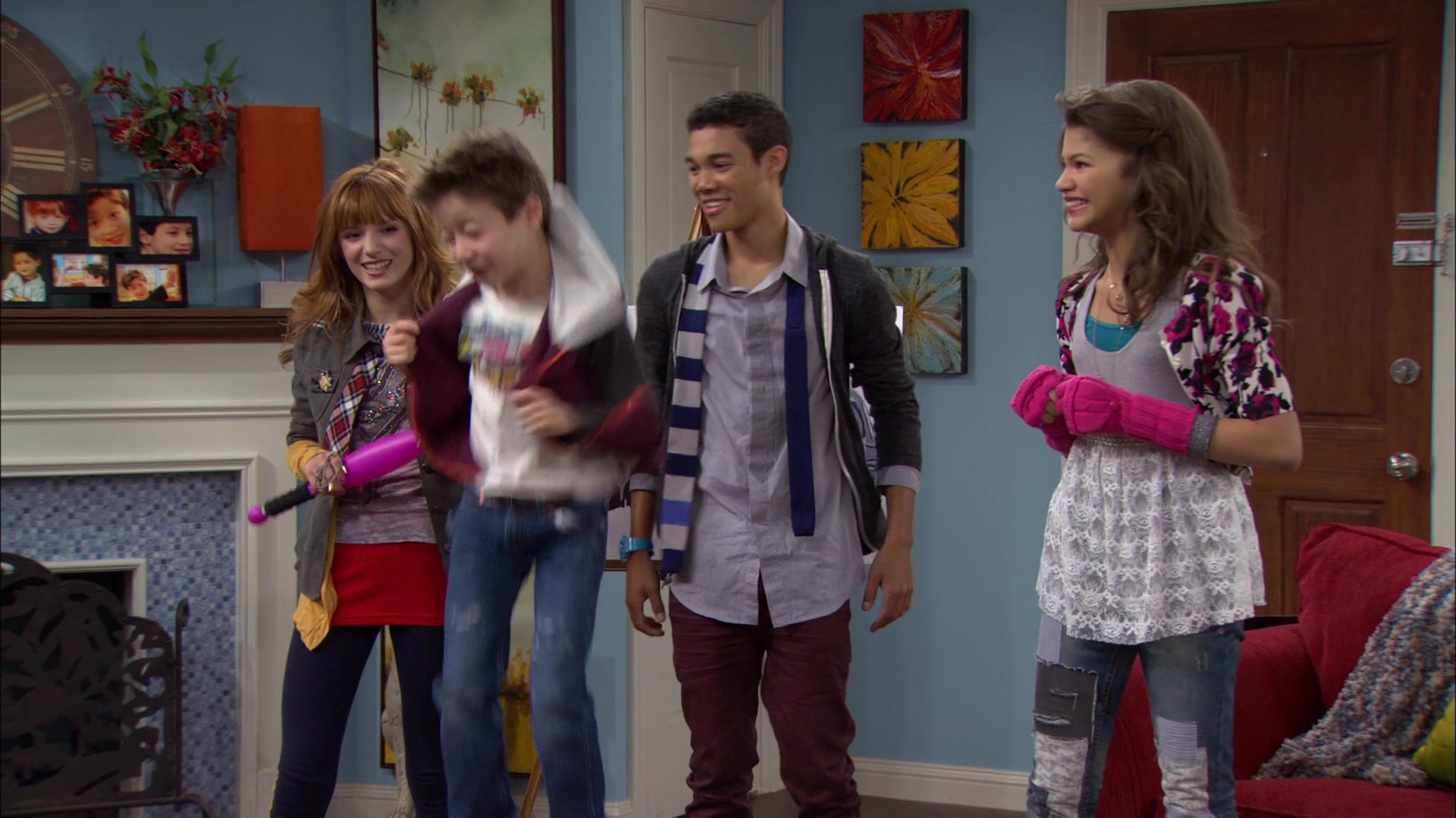 Shake_It_Up_S01E12_1080p_BTD_000545.jpg