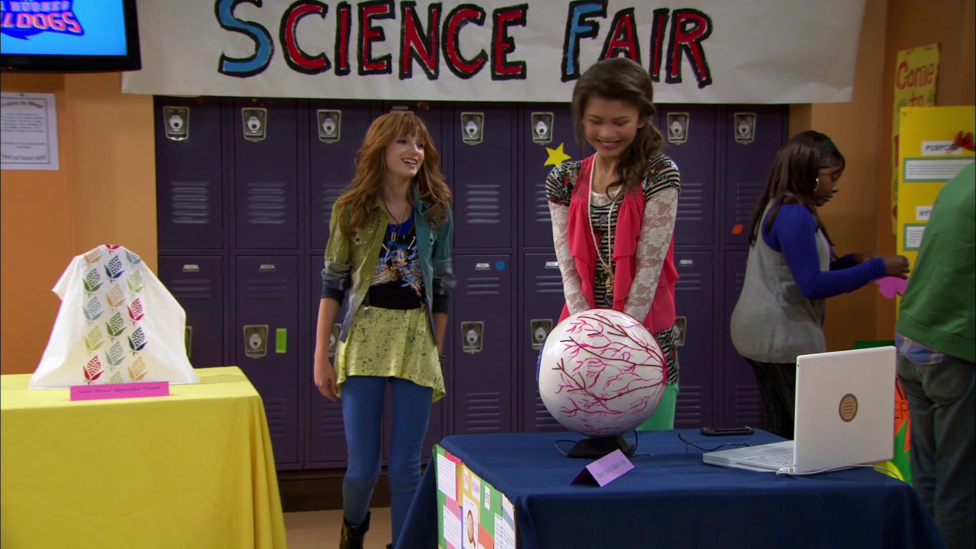 Shake_It_Up_S01E12_1080p_BTD_000612.jpg Shake_It_Up_S01E12_1080p_BTD_000612.jpg