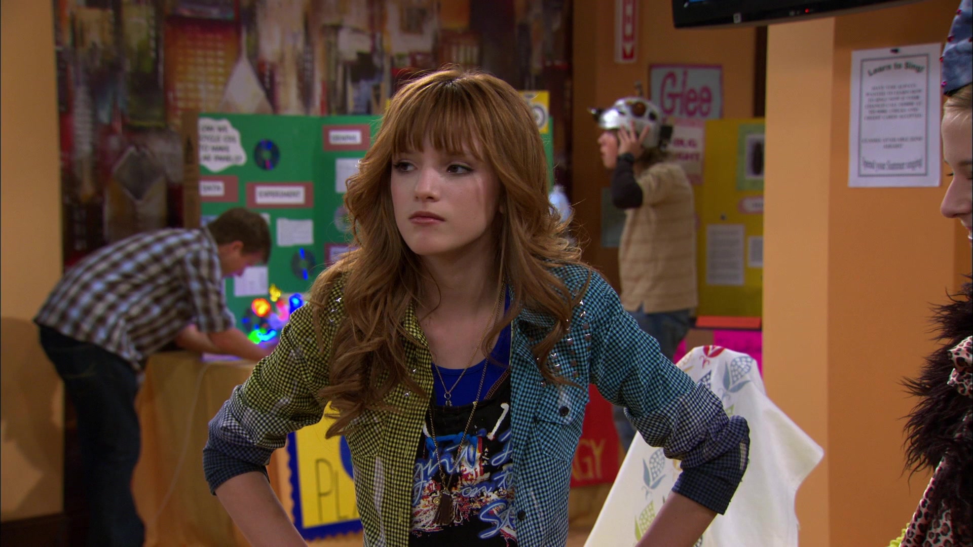 Shake_It_Up_S01E12_1080p_BTD_000700.jpg Shake_It_Up_S01E12_1080p_BTD_000700.jpg