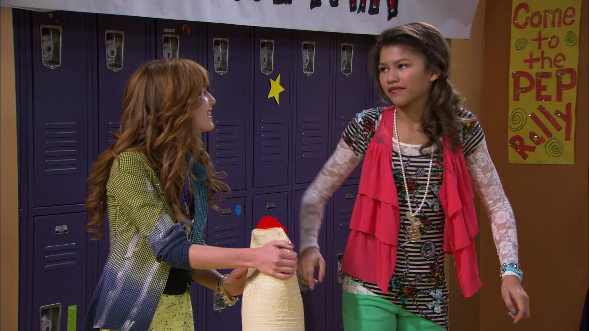 Shake_It_Up_S01E12_1080p_BTD_000786.jpg