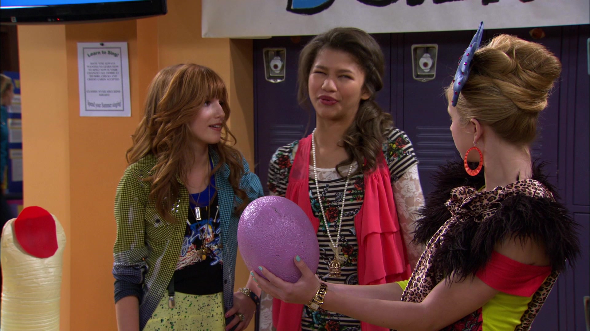 Shake_It_Up_S01E12_1080p_BTD_000840.jpg Shake_It_Up_S01E12_1080p_BTD_000840.jpg