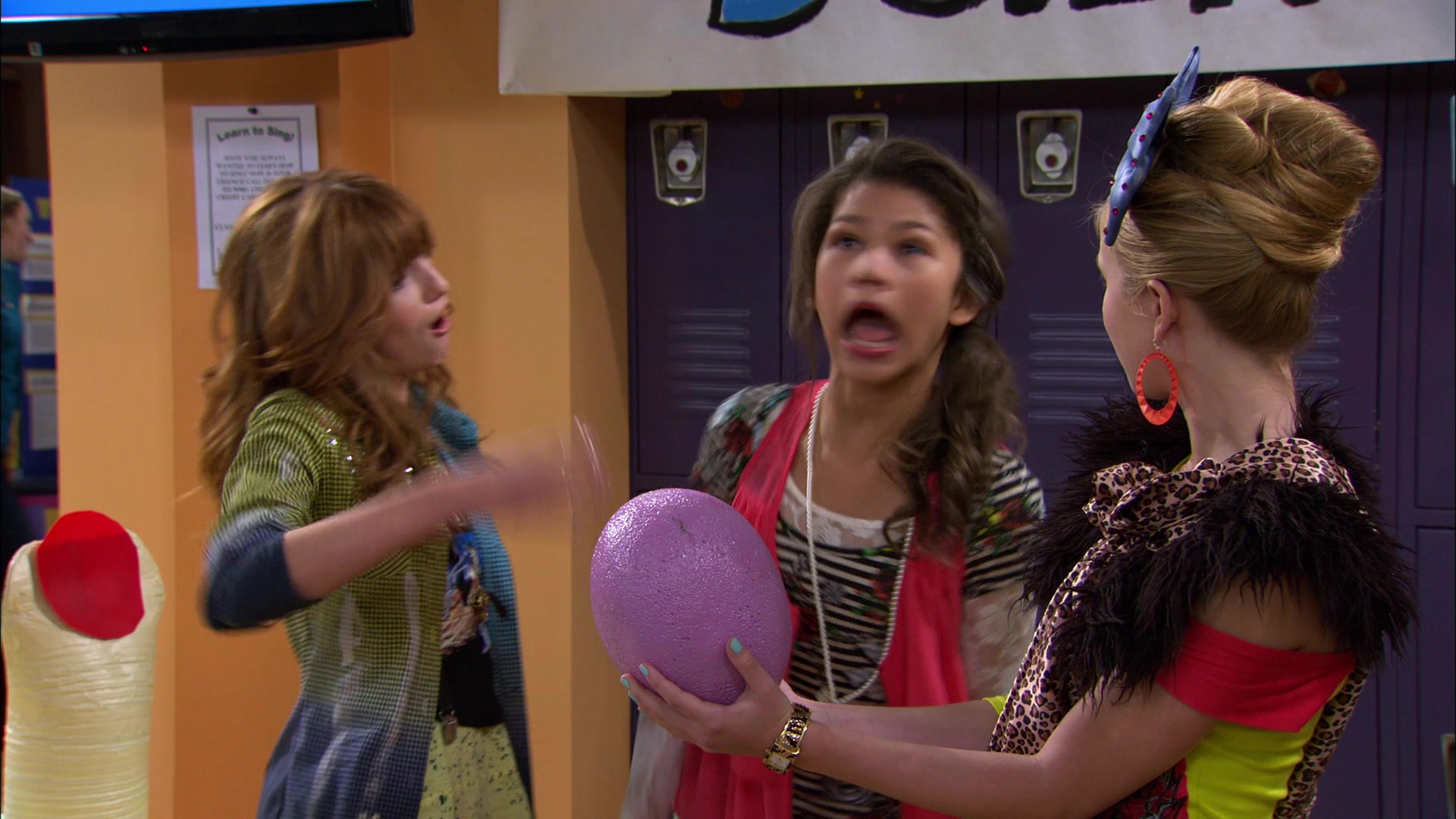 Shake_It_Up_S01E12_1080p_BTD_000844.jpg Shake_It_Up_S01E12_1080p_BTD_000844.jpg