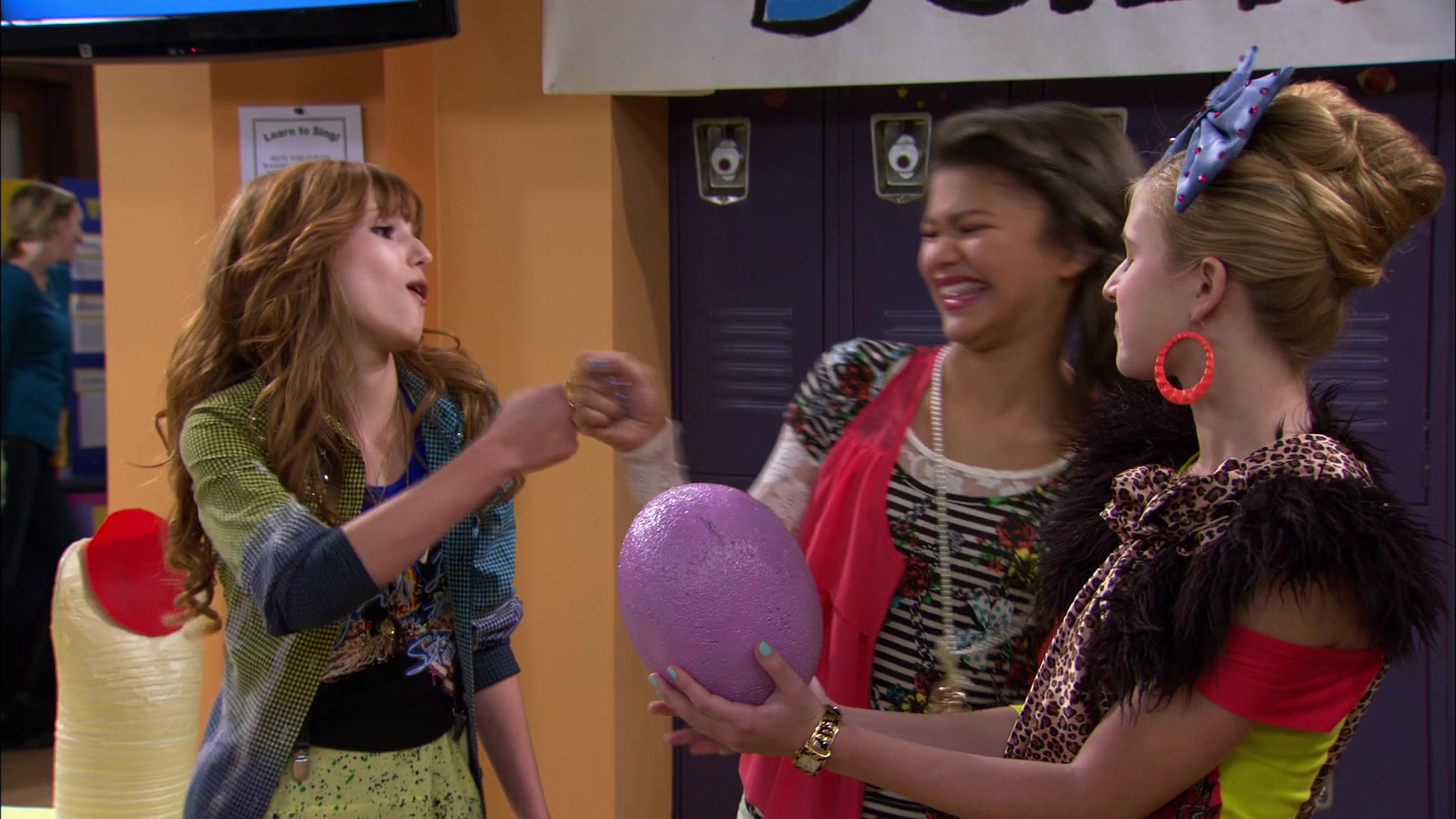 Shake_It_Up_S01E12_1080p_BTD_000847.jpg Shake_It_Up_S01E12_1080p_BTD_000847.jpg