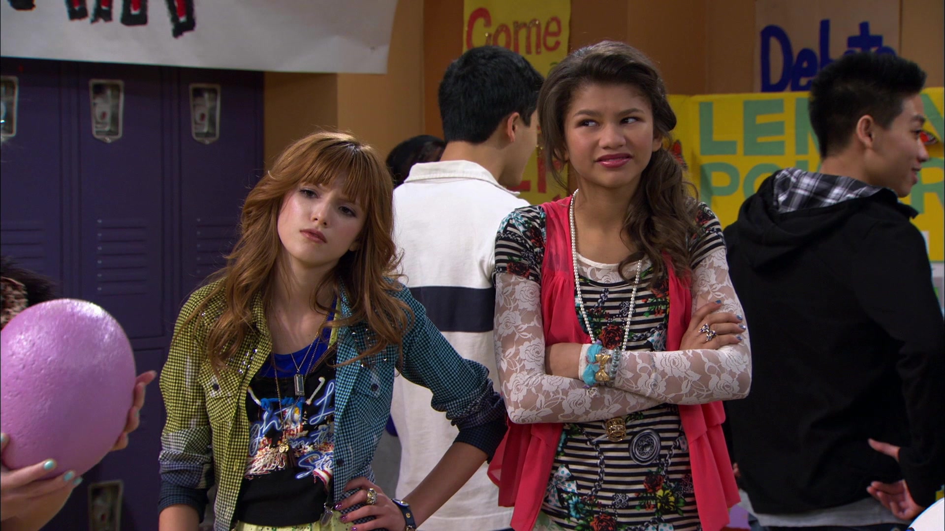 Shake_It_Up_S01E12_1080p_BTD_000898.jpg Shake_It_Up_S01E12_1080p_BTD_000898.jpg