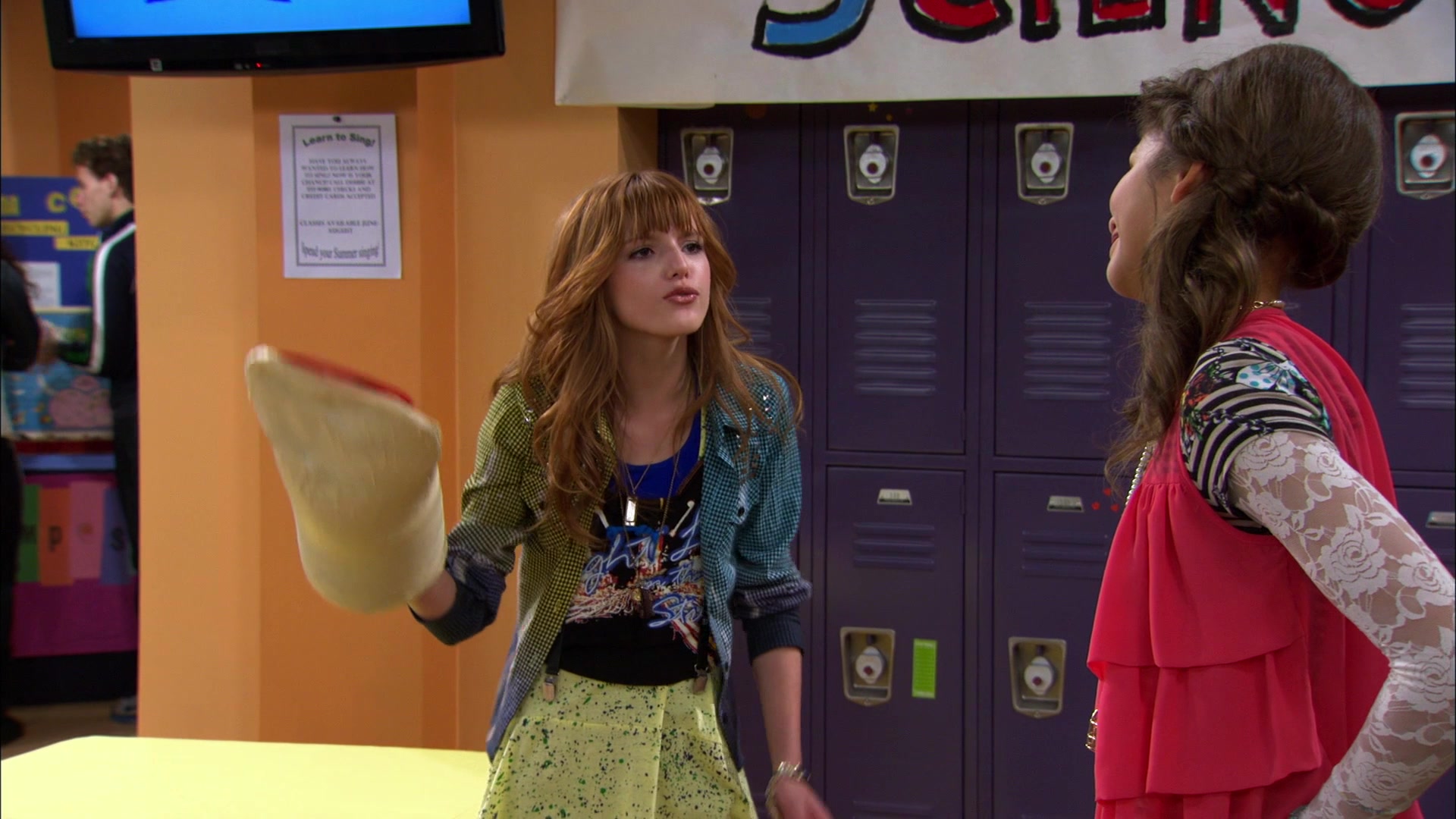 Shake_It_Up_S01E12_1080p_BTD_001000.jpg