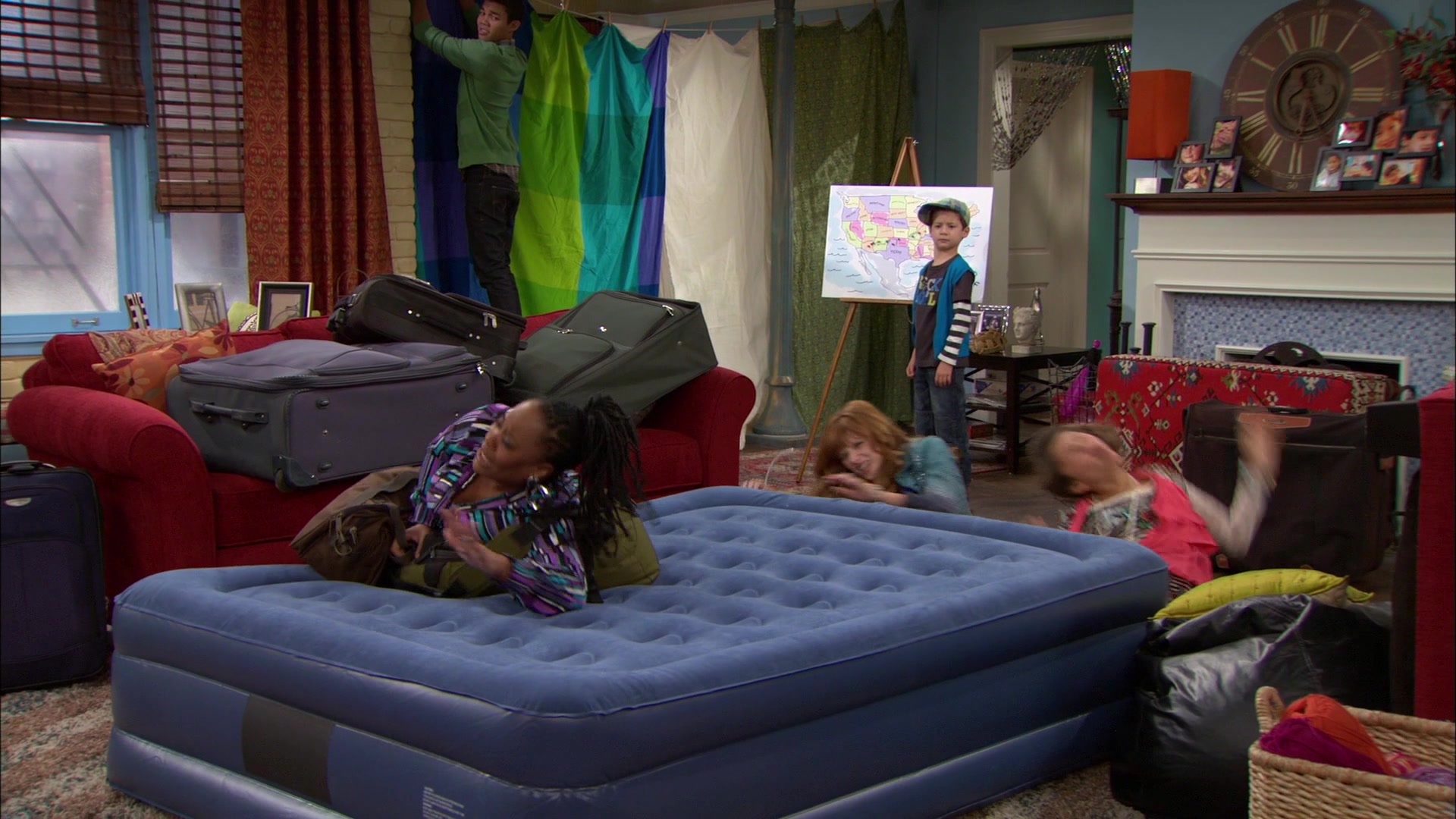 Shake_It_Up_S01E12_1080p_BTD_001048.jpg Shake_It_Up_S01E12_1080p_BTD_001048.jpg