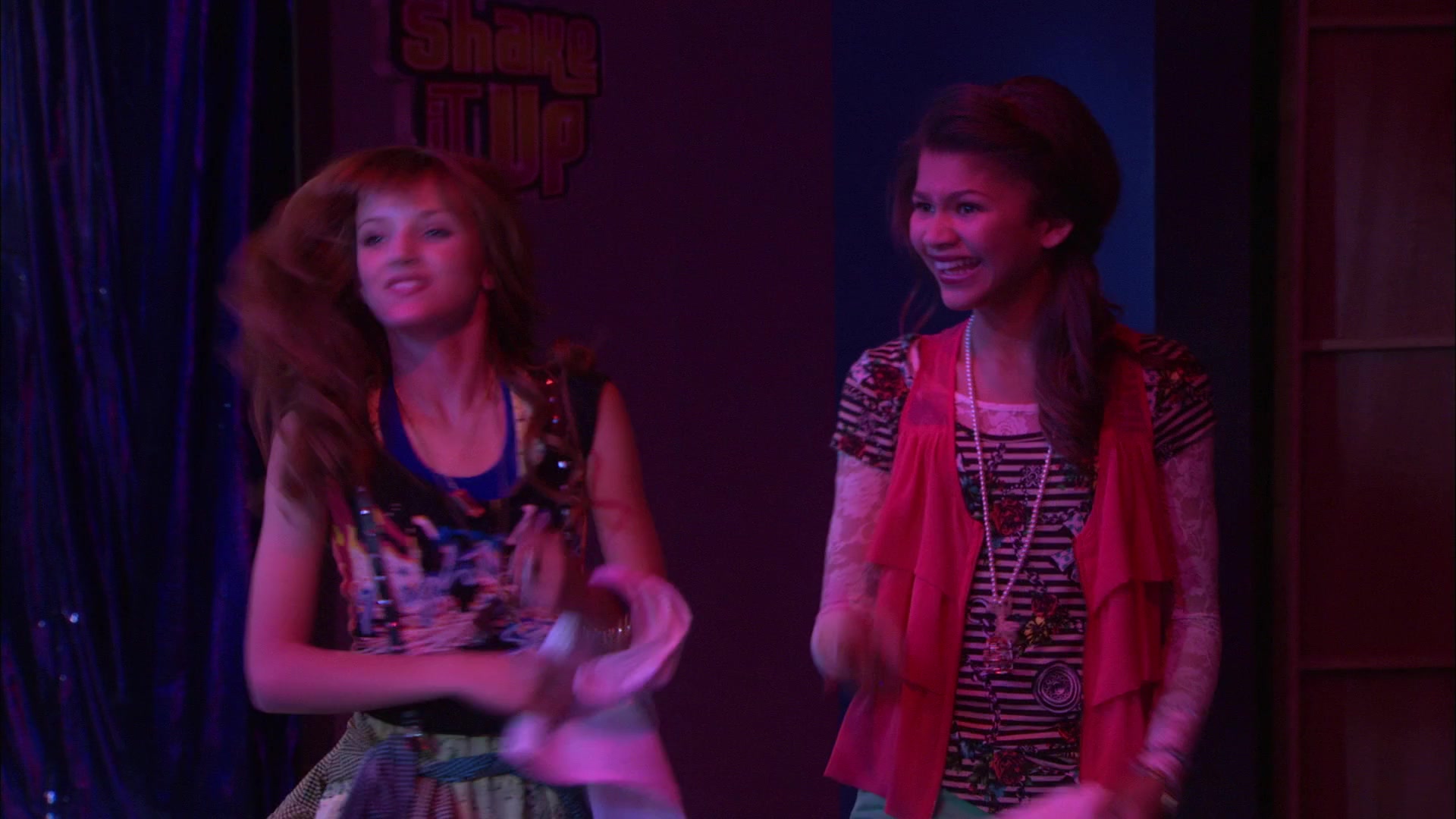 Shake_It_Up_S01E12_1080p_BTD_001663.jpg Shake_It_Up_S01E12_1080p_BTD_001663.jpg
