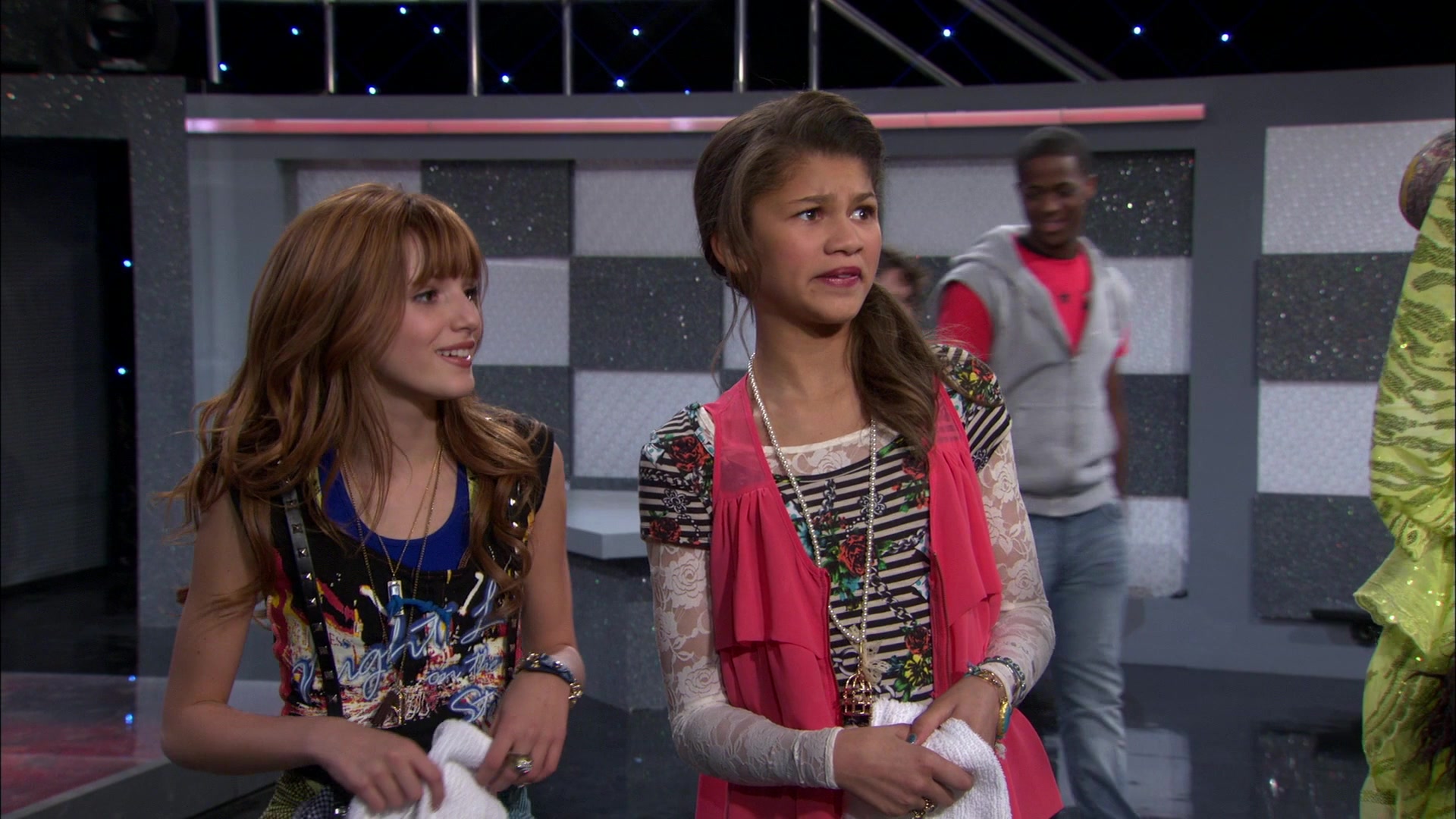 Shake_It_Up_S01E12_1080p_BTD_001715.jpg Shake_It_Up_S01E12_1080p_BTD_001715.jpg