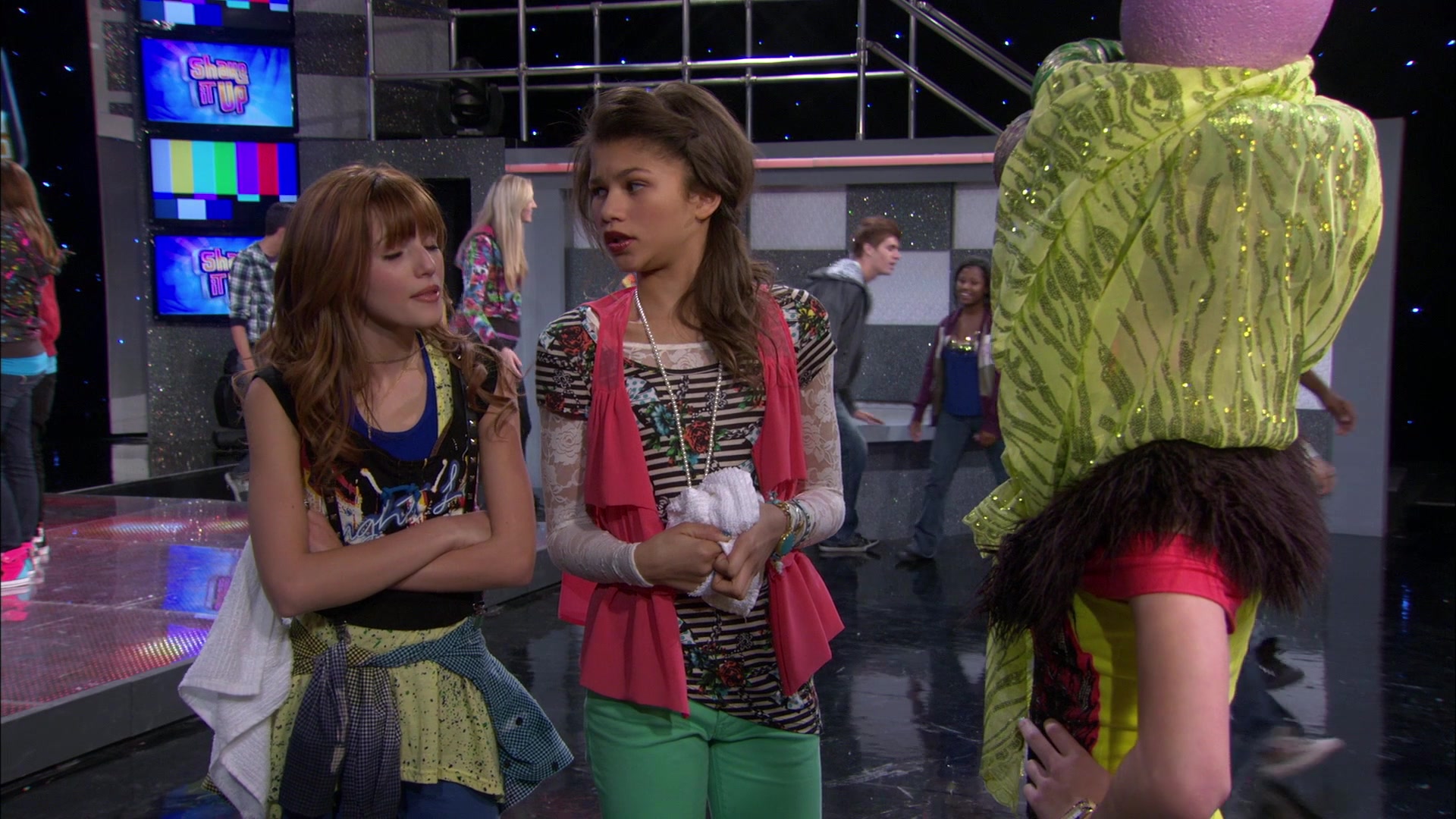 Shake_It_Up_S01E12_1080p_BTD_001723.jpg Shake_It_Up_S01E12_1080p_BTD_001723.jpg