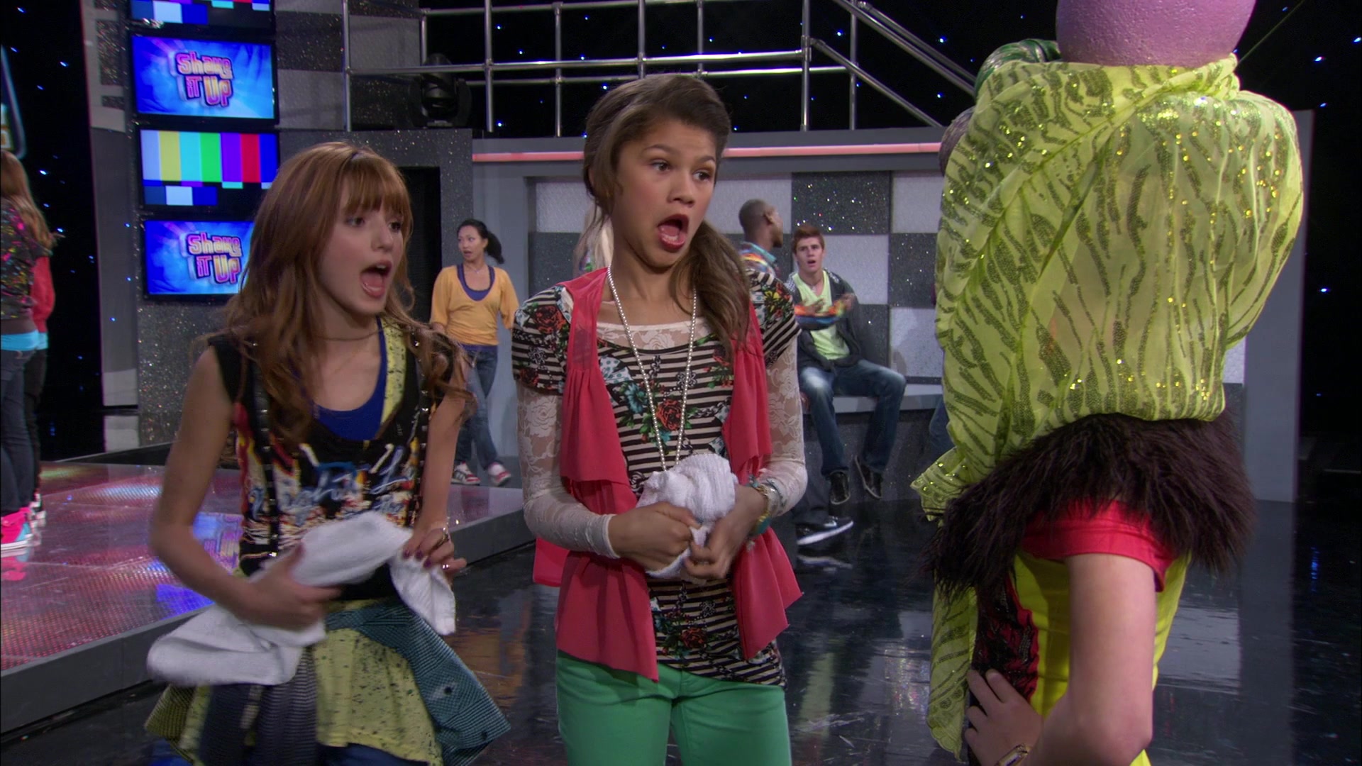 Shake_It_Up_S01E12_1080p_BTD_001726.jpg Shake_It_Up_S01E12_1080p_BTD_001726.jpg