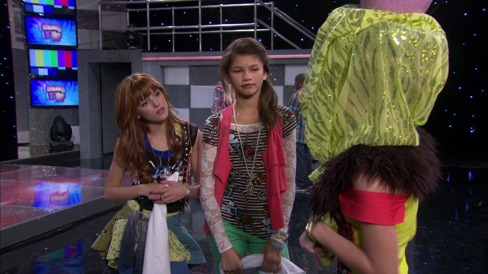 Shake_It_Up_S01E12_1080p_BTD_001752.jpg Shake_It_Up_S01E12_1080p_BTD_001752.jpg