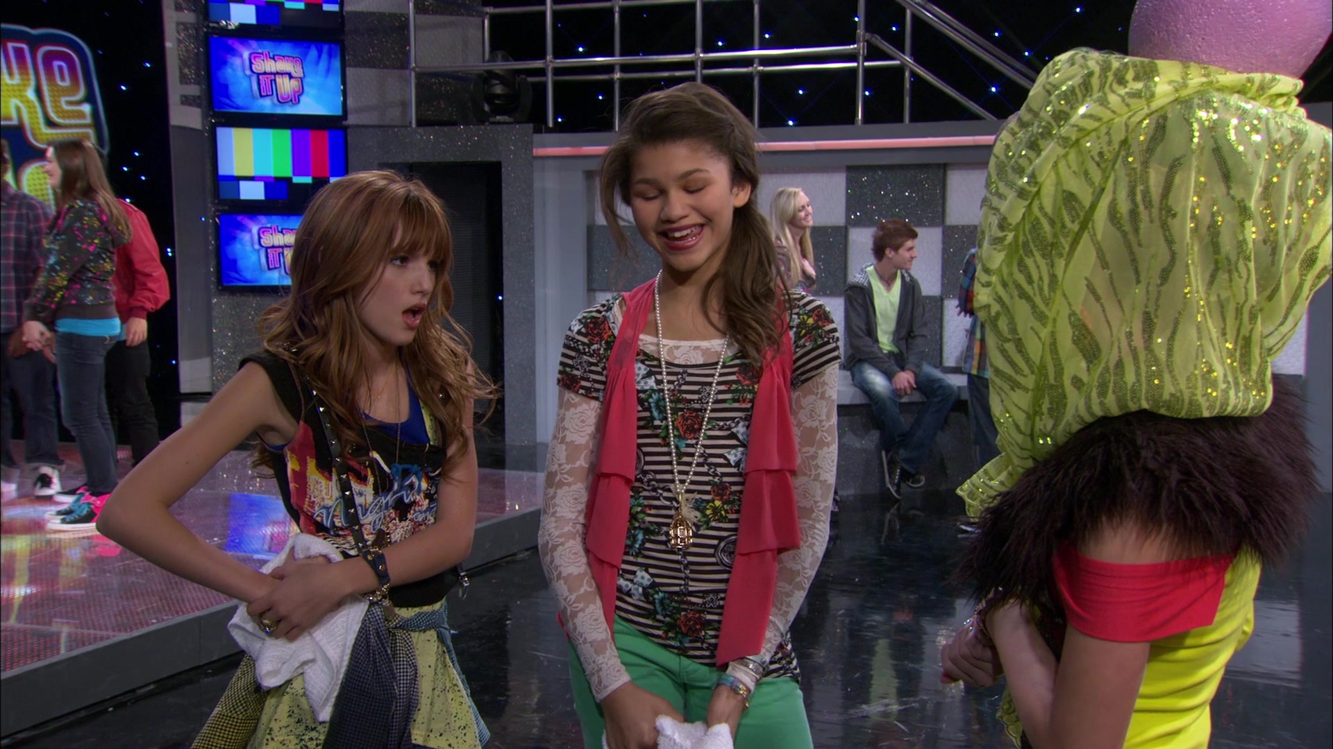 Shake_It_Up_S01E12_1080p_BTD_001764.jpg Shake_It_Up_S01E12_1080p_BTD_001764.jpg