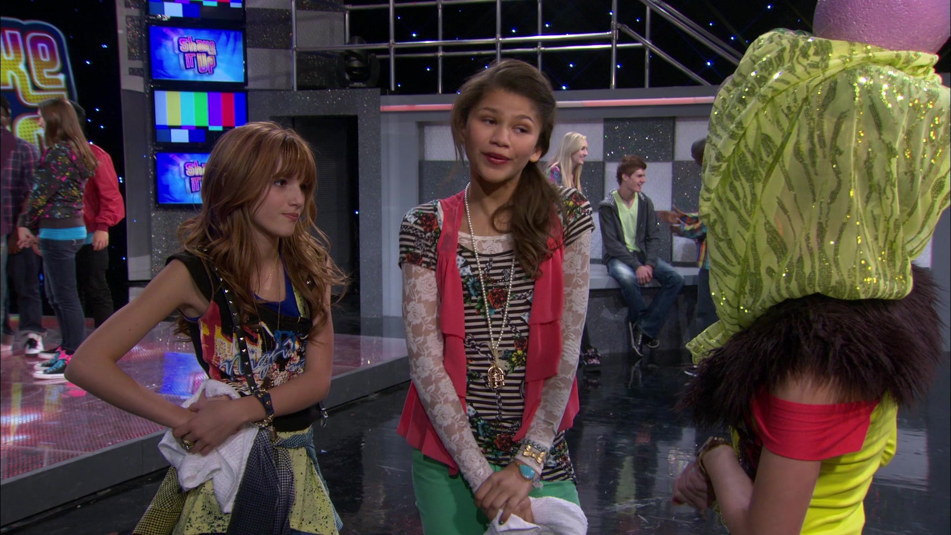 Shake_It_Up_S01E12_1080p_BTD_001767.jpg Shake_It_Up_S01E12_1080p_BTD_001767.jpg