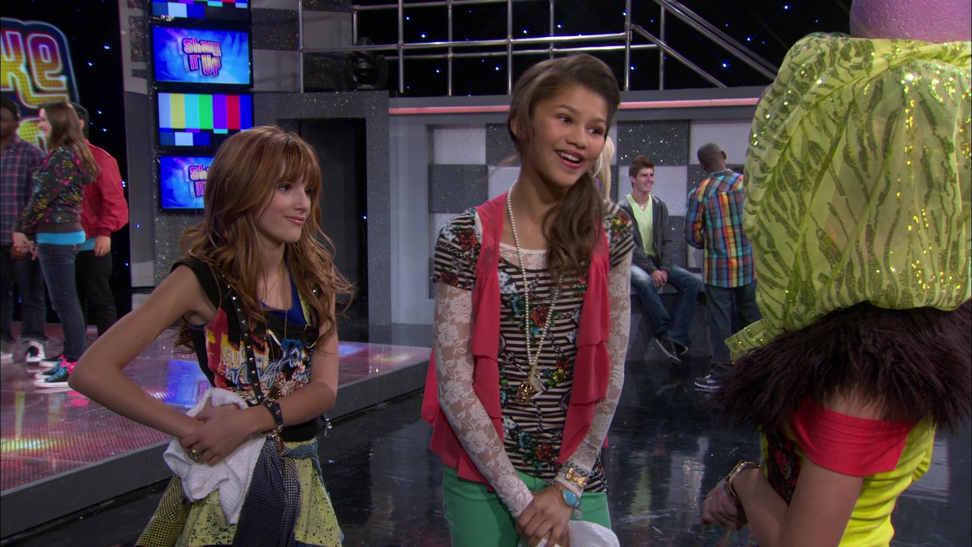 Shake_It_Up_S01E12_1080p_BTD_001772.jpg Shake_It_Up_S01E12_1080p_BTD_001772.jpg