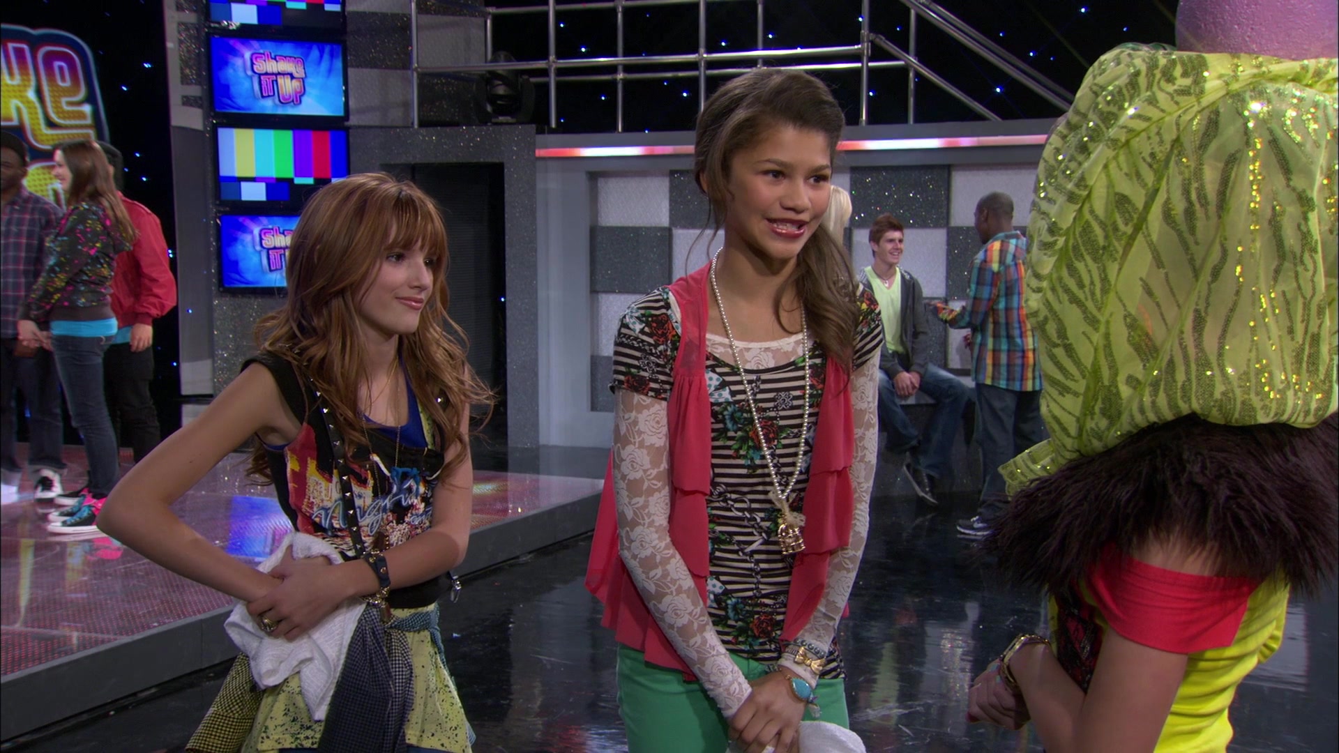 Shake_It_Up_S01E12_1080p_BTD_001773.jpg Shake_It_Up_S01E12_1080p_BTD_001773.jpg