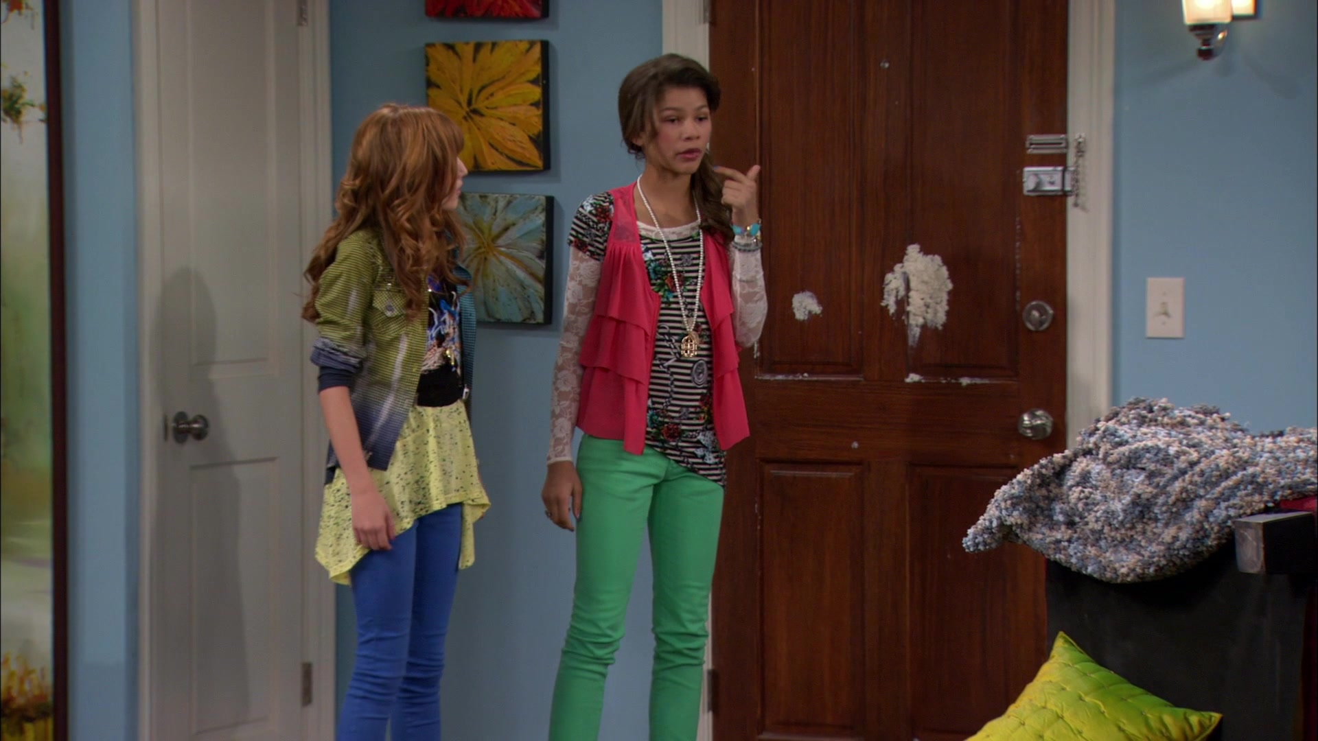Shake_It_Up_S01E12_1080p_BTD_001818.jpg Shake_It_Up_S01E12_1080p_BTD_001818.jpg