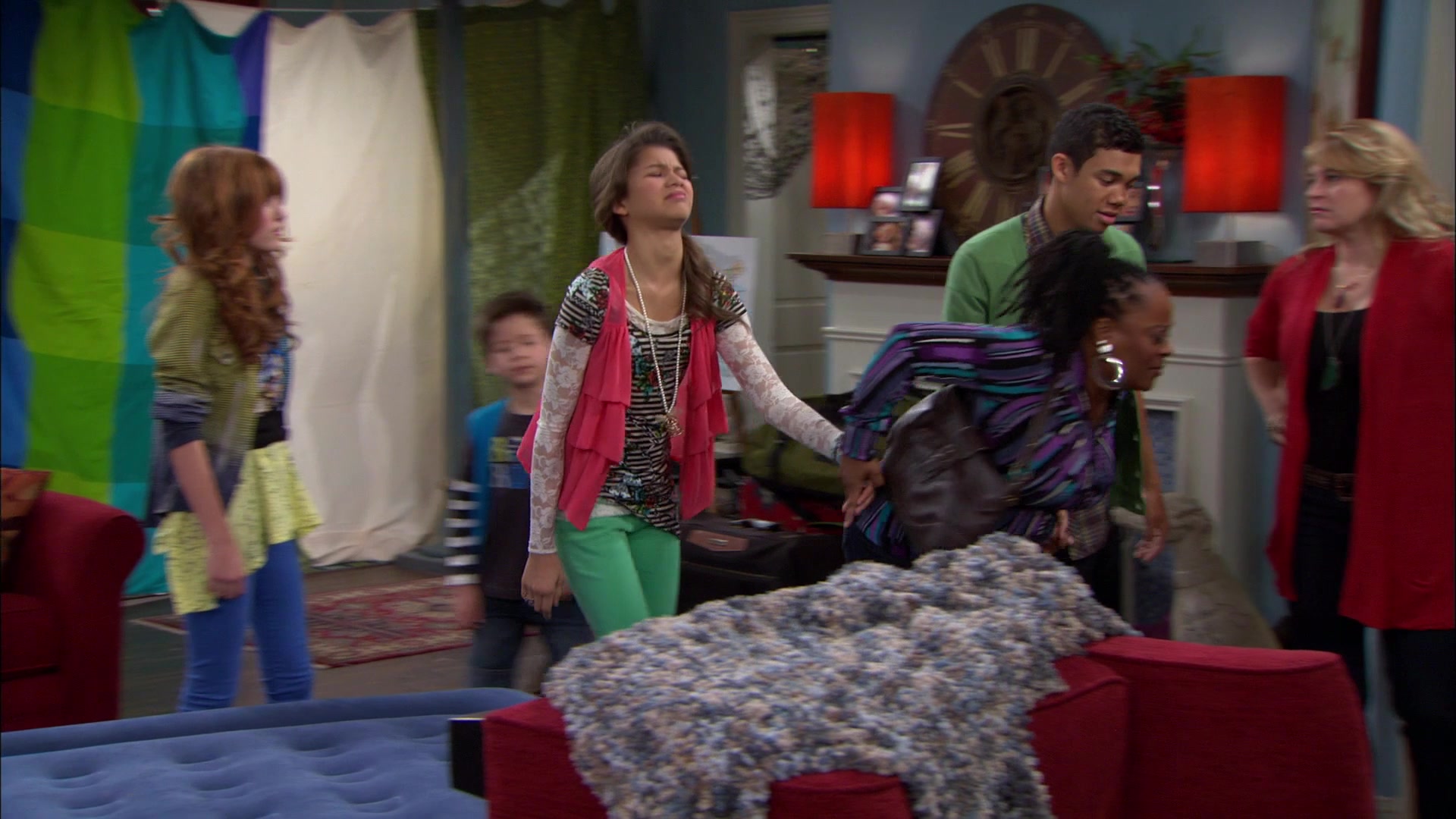 Shake_It_Up_S01E12_1080p_BTD_001962.jpg Shake_It_Up_S01E12_1080p_BTD_001962.jpg