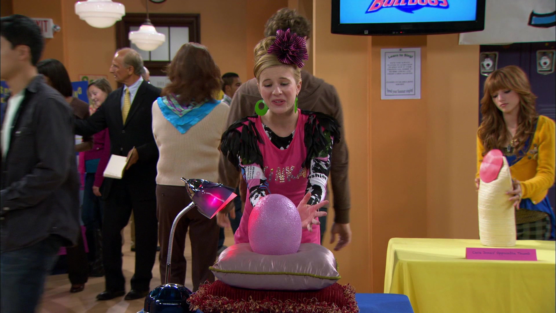 Shake_It_Up_S01E12_1080p_BTD_001988.jpg