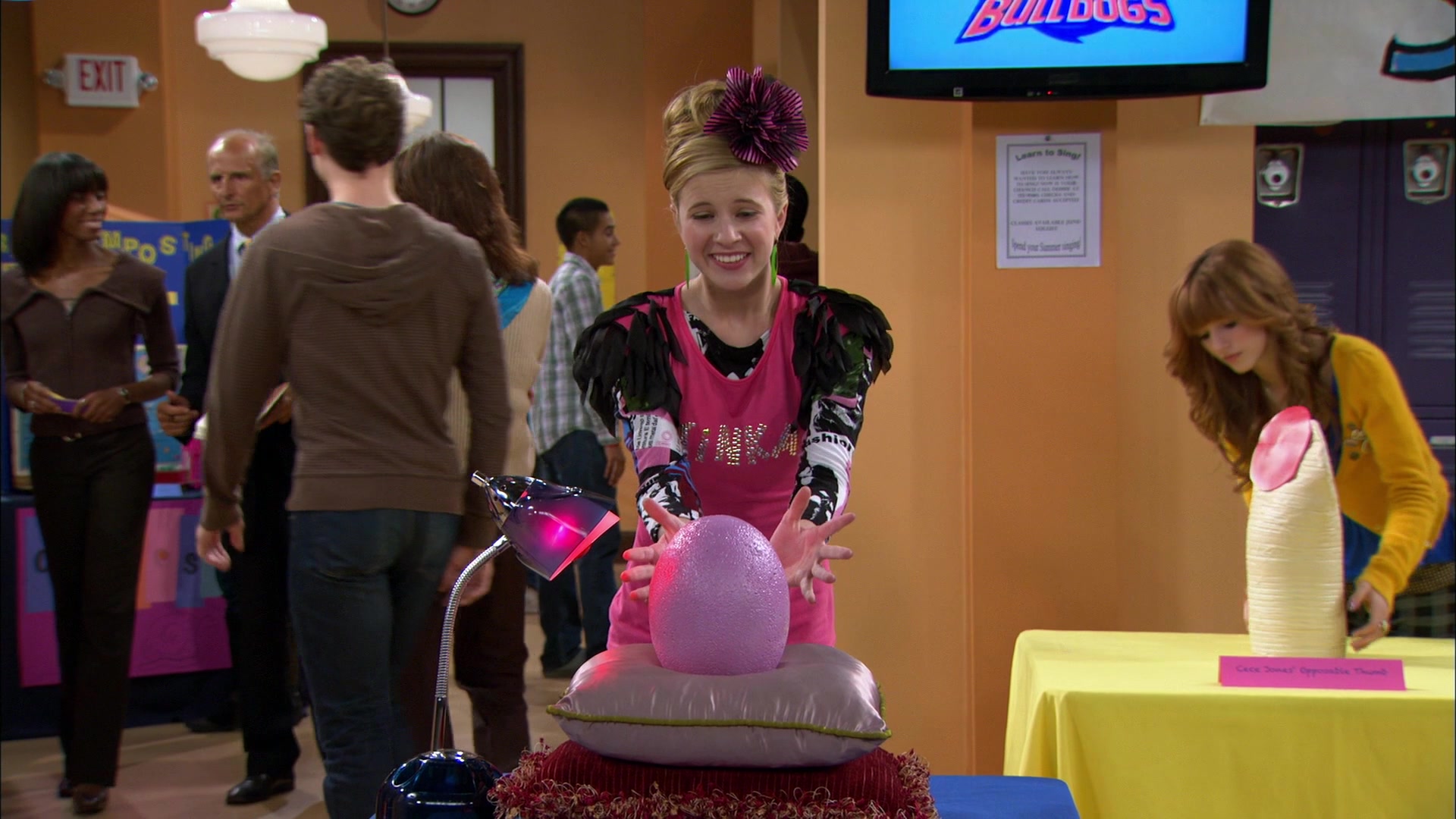 Shake_It_Up_S01E12_1080p_BTD_001990.jpg Shake_It_Up_S01E12_1080p_BTD_001990.jpg
