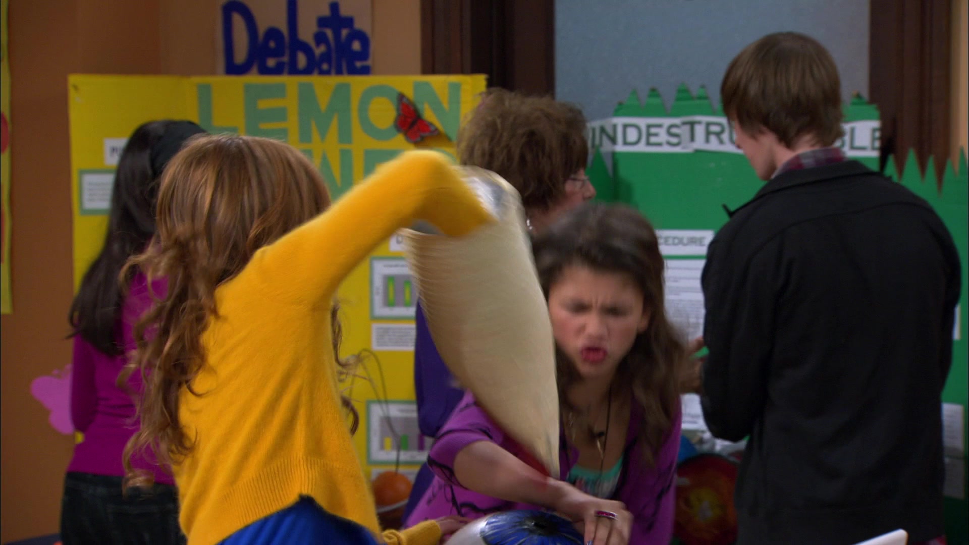Shake_It_Up_S01E12_1080p_BTD_002226.jpg