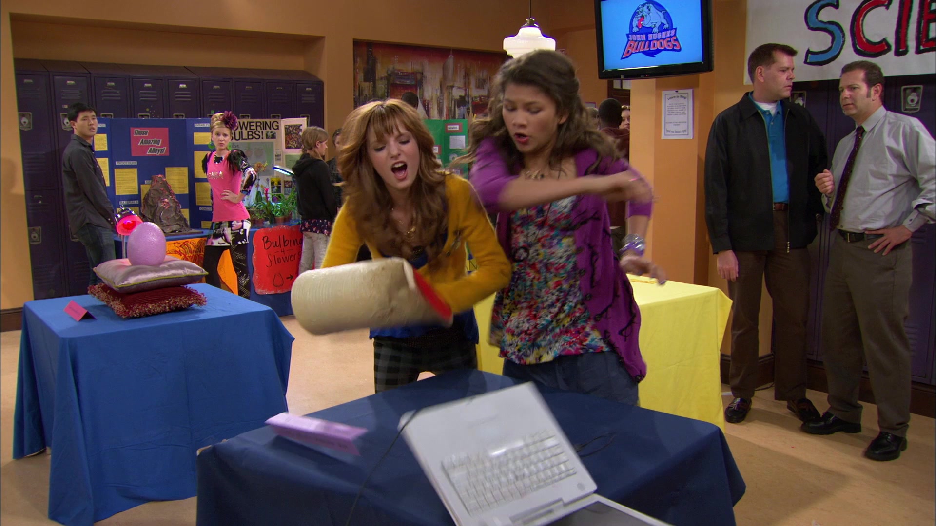 Shake_It_Up_S01E12_1080p_BTD_002236.jpg Shake_It_Up_S01E12_1080p_BTD_002236.jpg