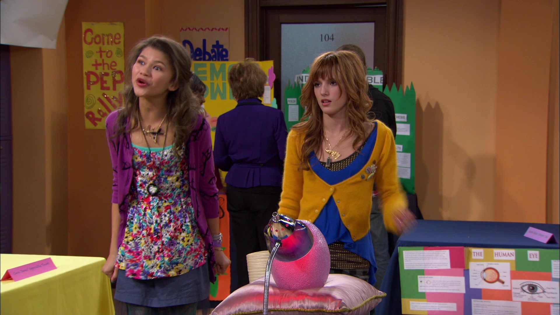 Shake_It_Up_S01E12_1080p_BTD_002273.jpg Shake_It_Up_S01E12_1080p_BTD_002273.jpg