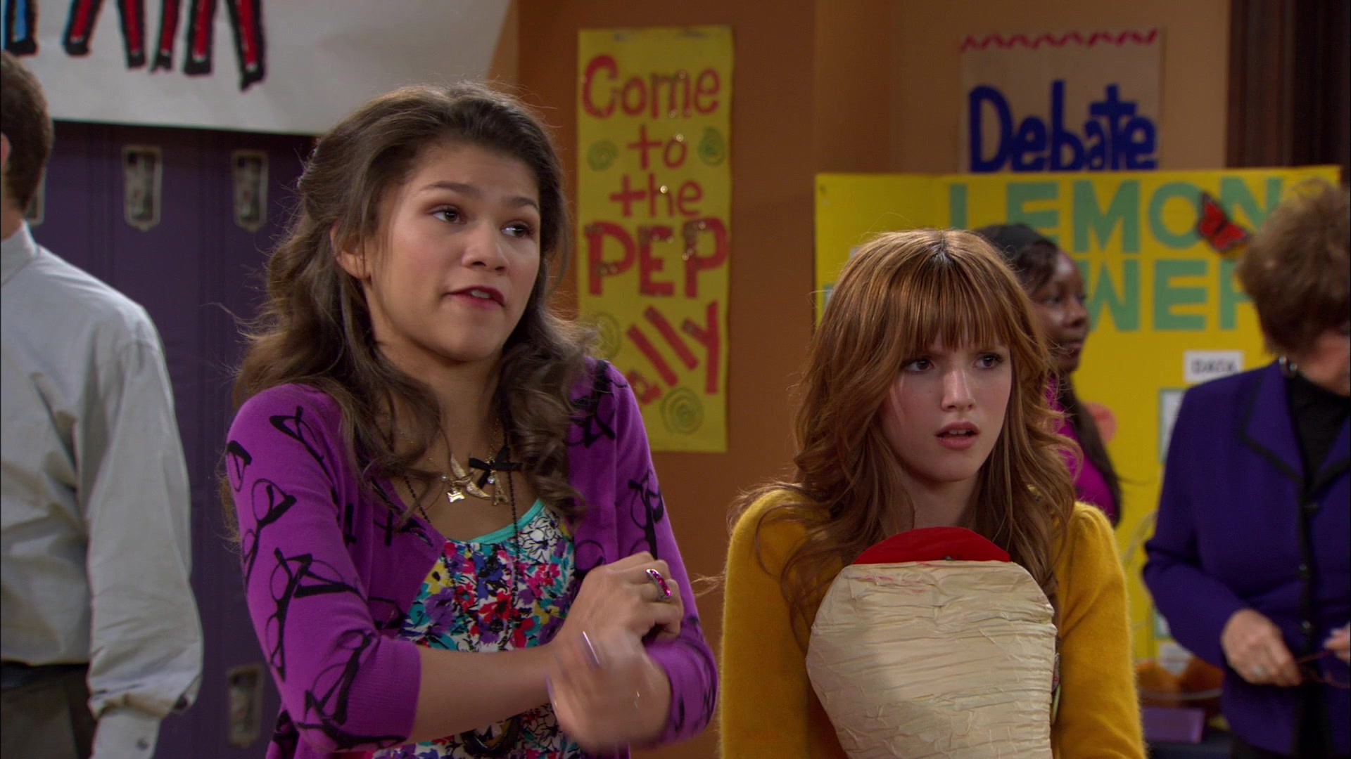 Shake_It_Up_S01E12_1080p_BTD_002414.jpg