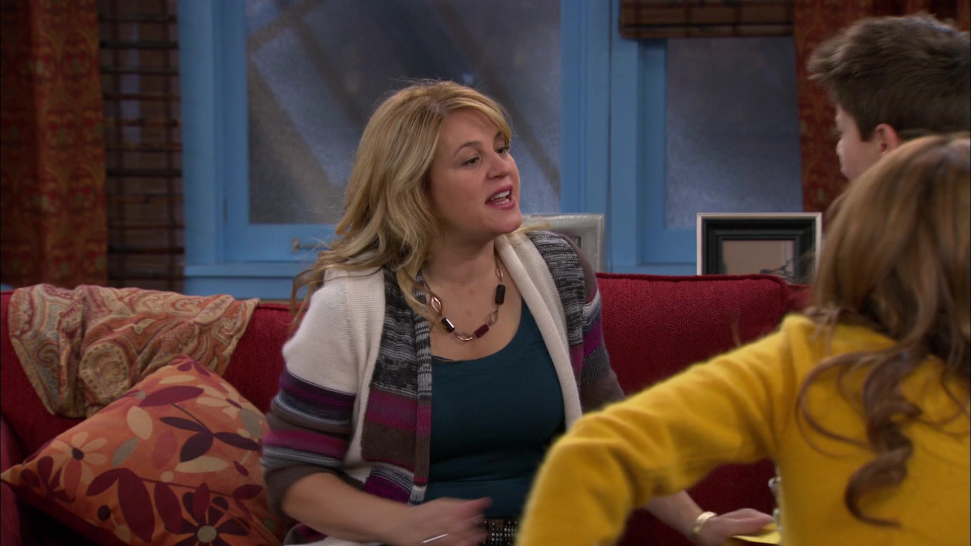 Shake_It_Up_S01E12_1080p_BTD_002500.jpg