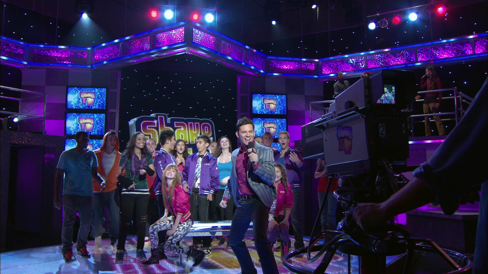 Shake_It_Up_S01E13_1080p_BTD_000131.jpg Shake_It_Up_S01E13_1080p_BTD_000131.jpg