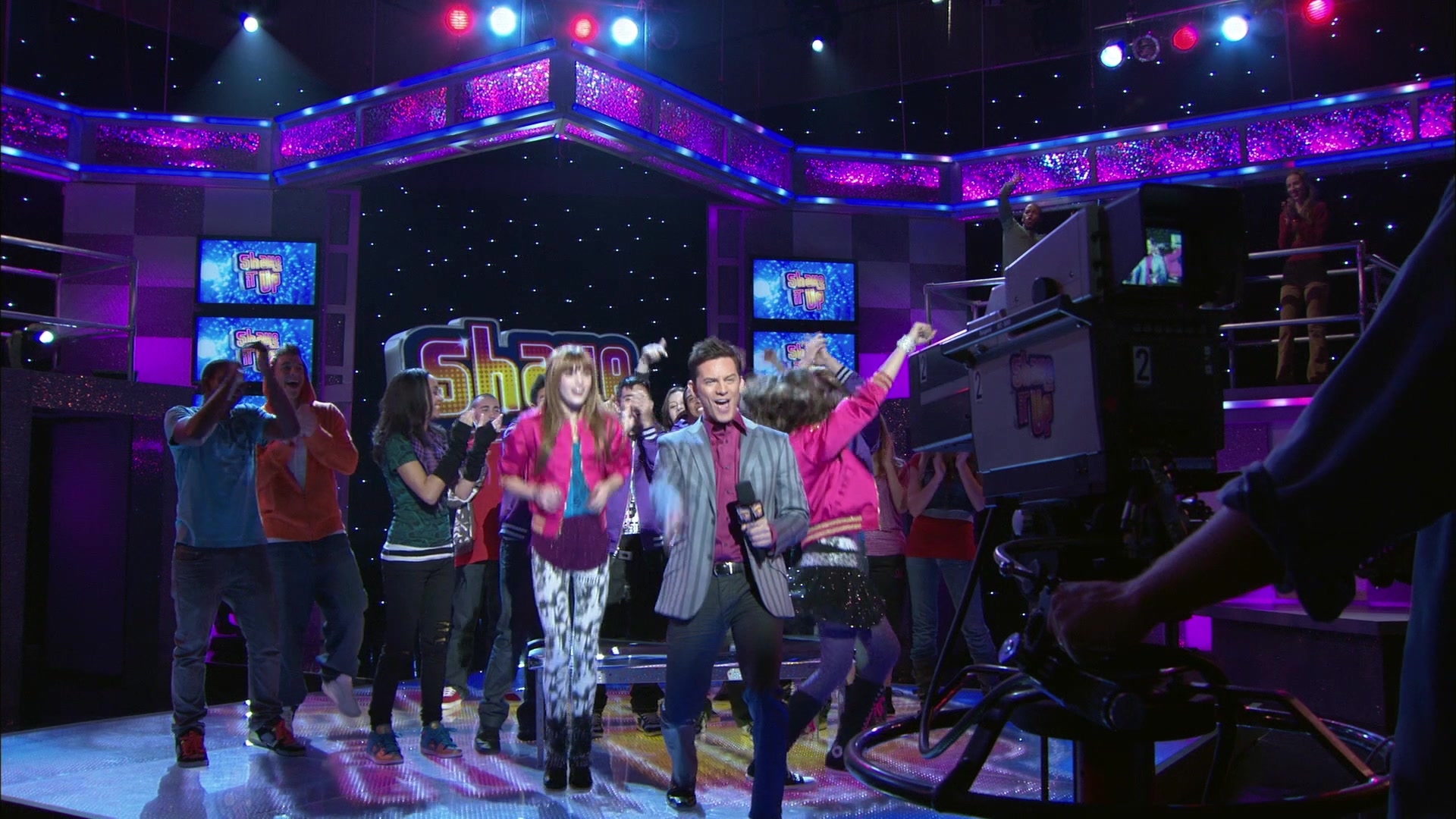 Shake_It_Up_S01E13_1080p_BTD_000152.jpg Shake_It_Up_S01E13_1080p_BTD_000152.jpg