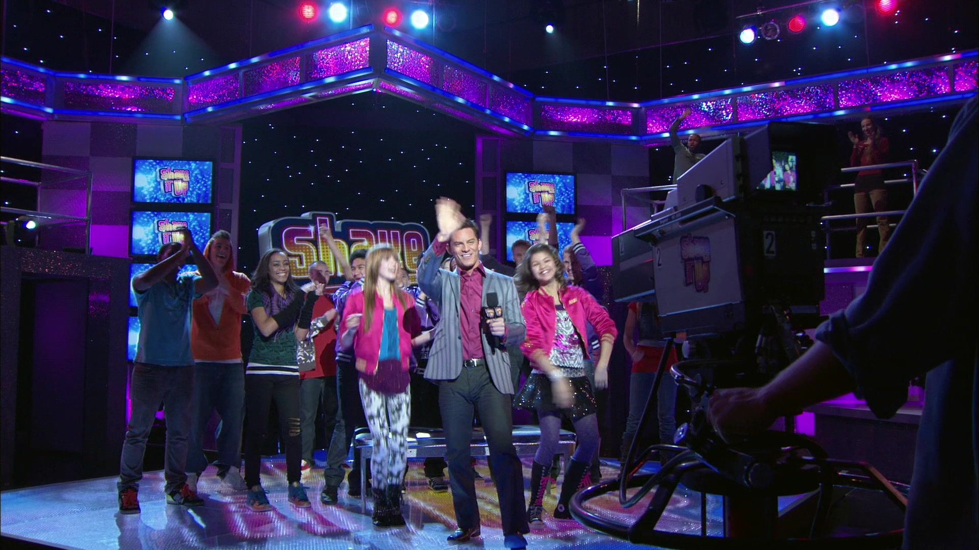 Shake_It_Up_S01E13_1080p_BTD_000153.jpg Shake_It_Up_S01E13_1080p_BTD_000153.jpg