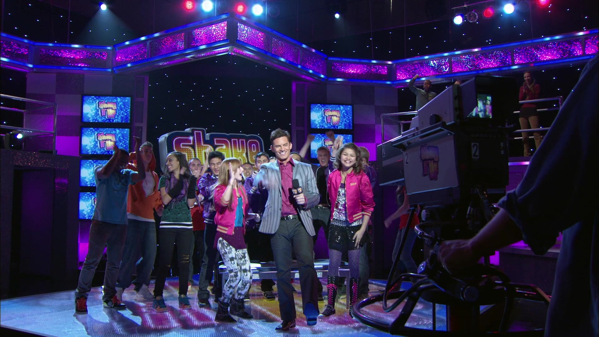 Shake_It_Up_S01E13_1080p_BTD_000154.jpg Shake_It_Up_S01E13_1080p_BTD_000154.jpg