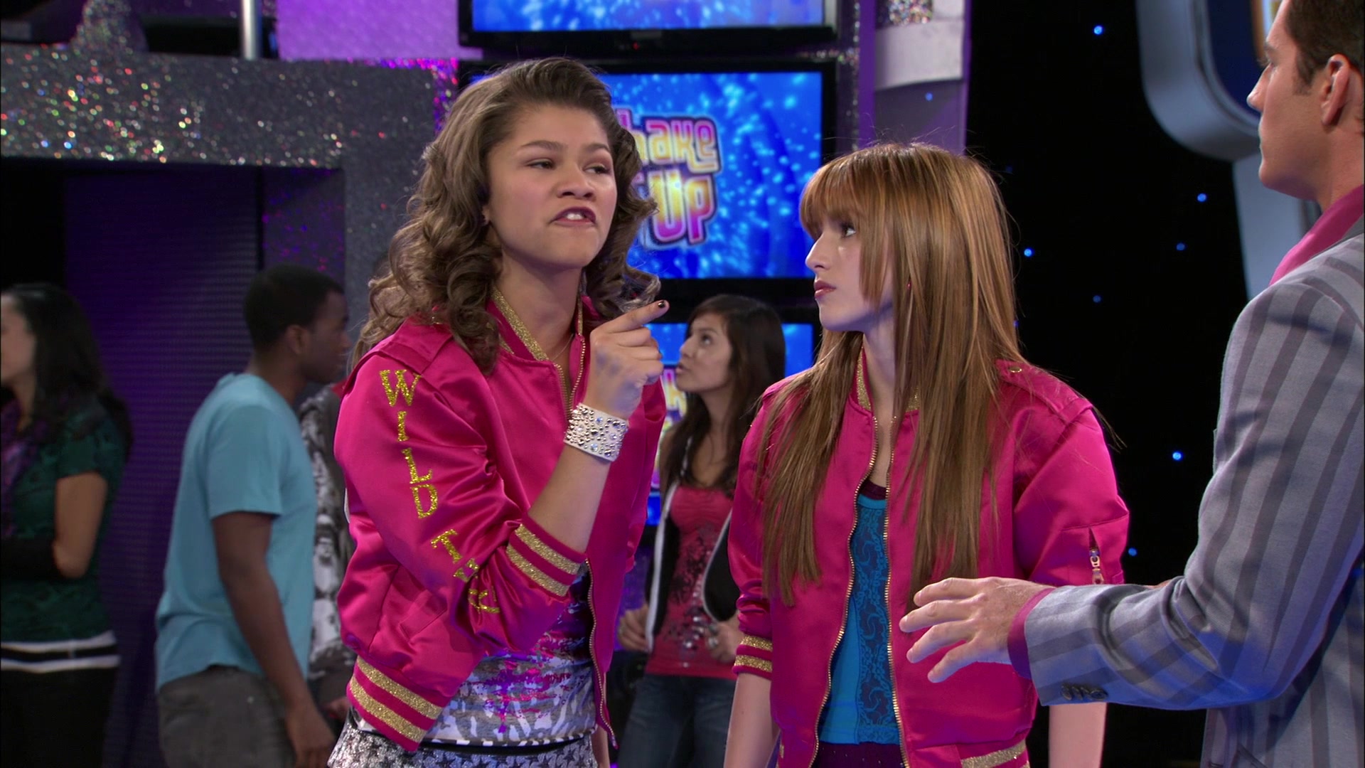 Shake_It_Up_S01E13_1080p_BTD_000215.jpg
