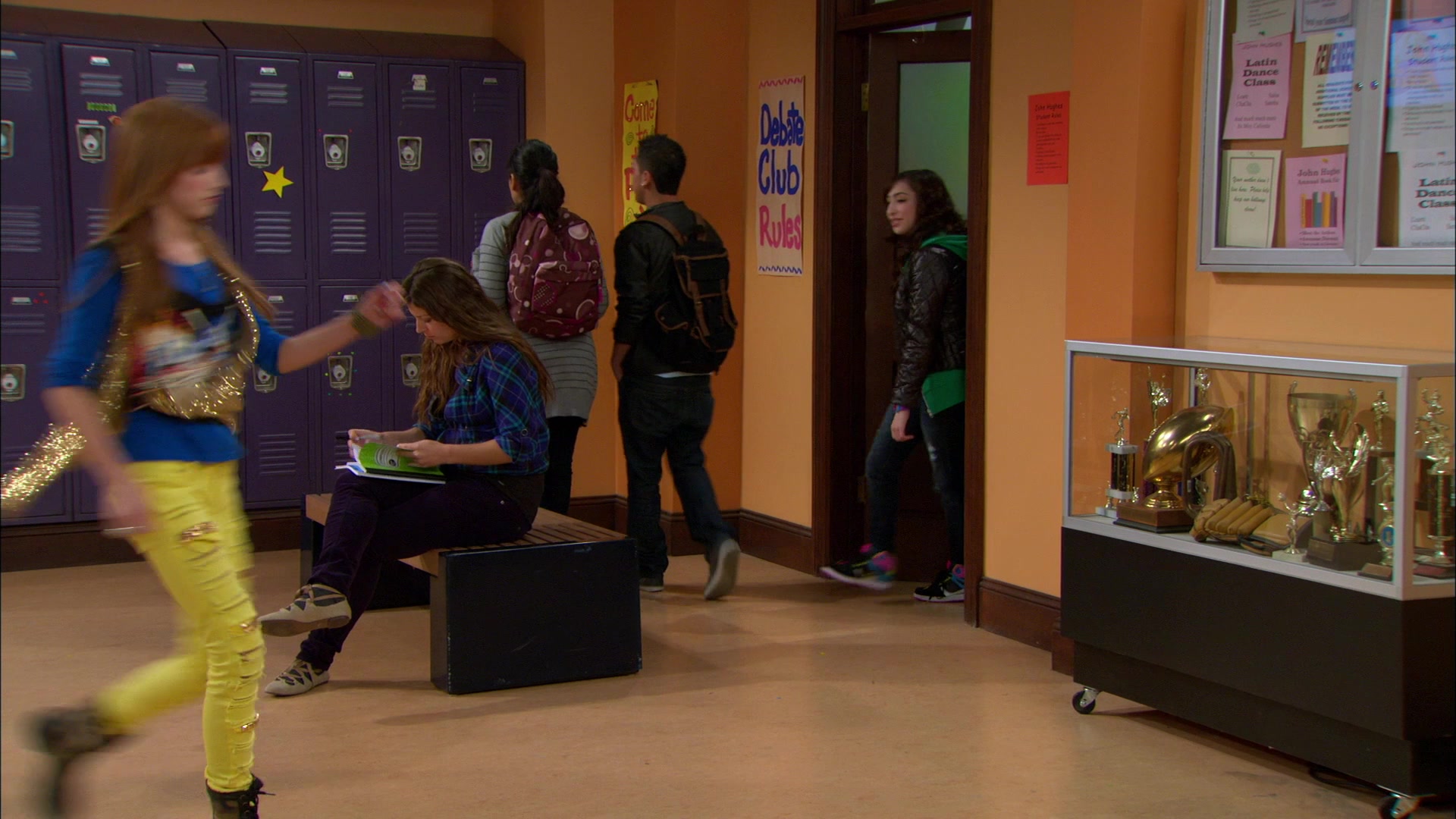 Shake_It_Up_S01E13_1080p_BTD_000616.jpg Shake_It_Up_S01E13_1080p_BTD_000616.jpg