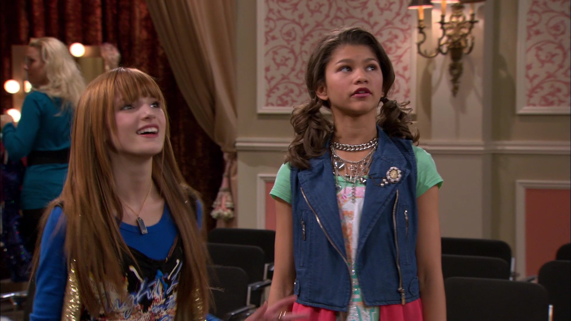 Shake_It_Up_S01E13_1080p_BTD_000885.jpg