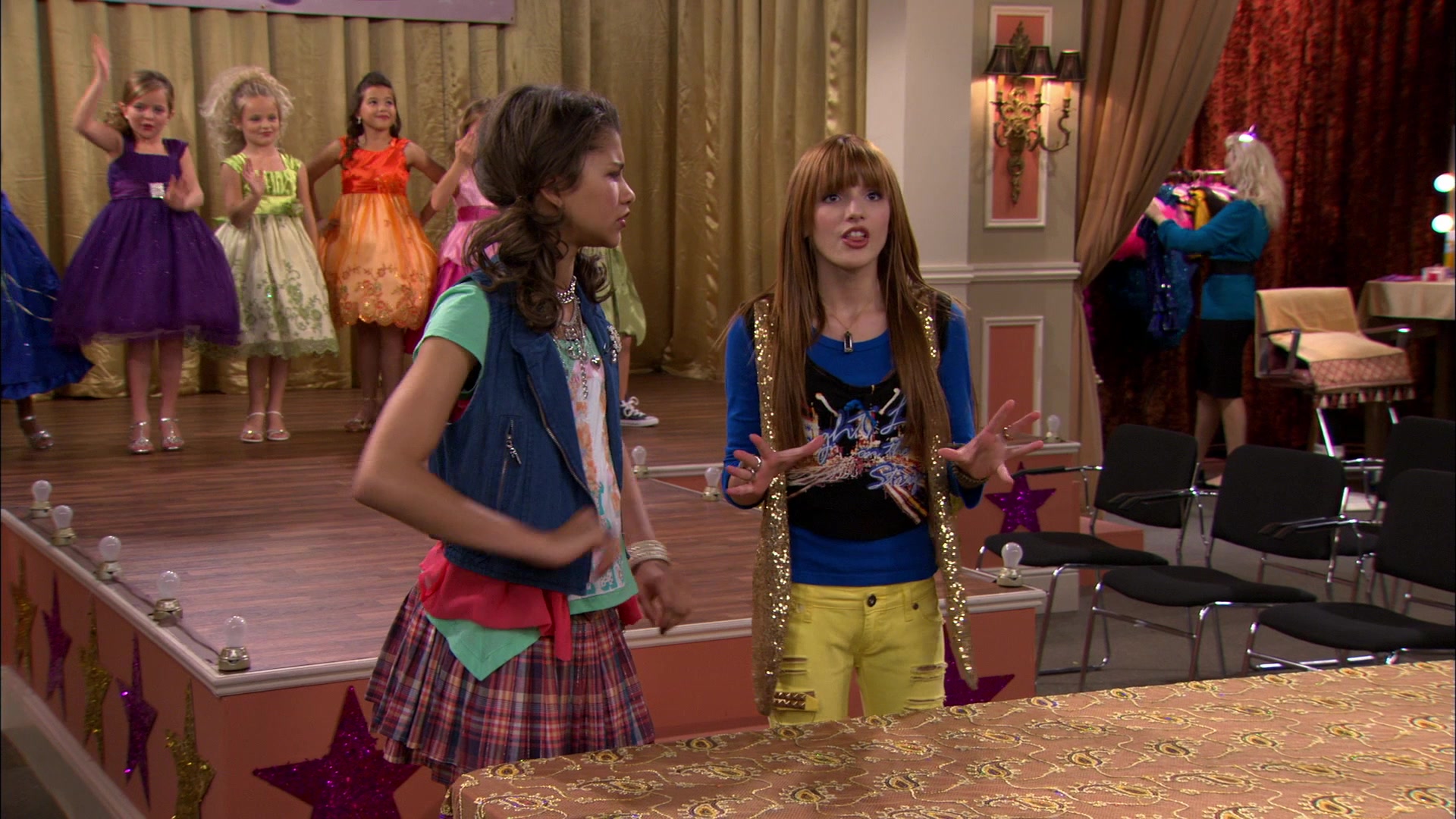 Shake_It_Up_S01E13_1080p_BTD_000902.jpg Shake_It_Up_S01E13_1080p_BTD_000902.jpg
