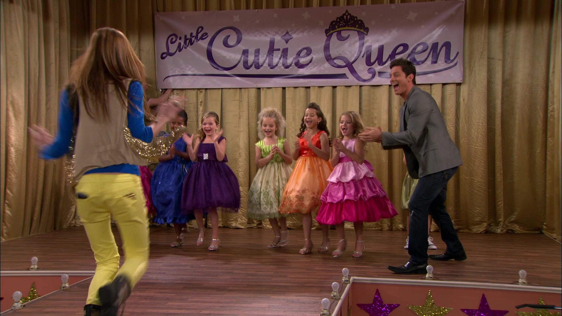 Shake_It_Up_S01E13_1080p_BTD_000926.jpg Shake_It_Up_S01E13_1080p_BTD_000926.jpg