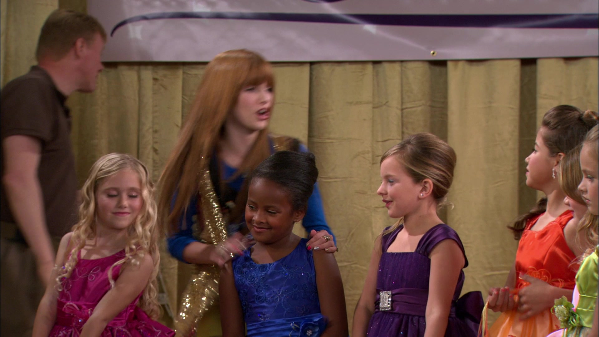 Shake_It_Up_S01E13_1080p_BTD_000958.jpg Shake_It_Up_S01E13_1080p_BTD_000958.jpg