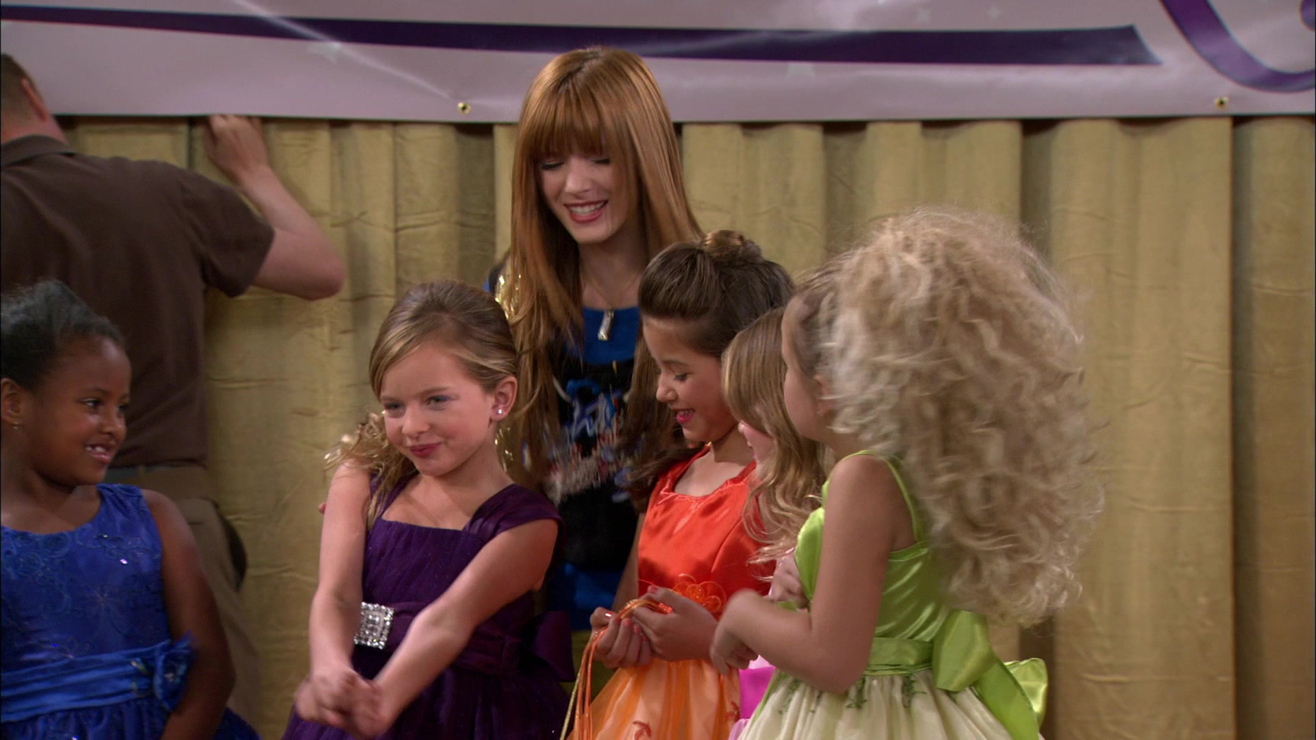 Shake_It_Up_S01E13_1080p_BTD_000962.jpg Shake_It_Up_S01E13_1080p_BTD_000962.jpg