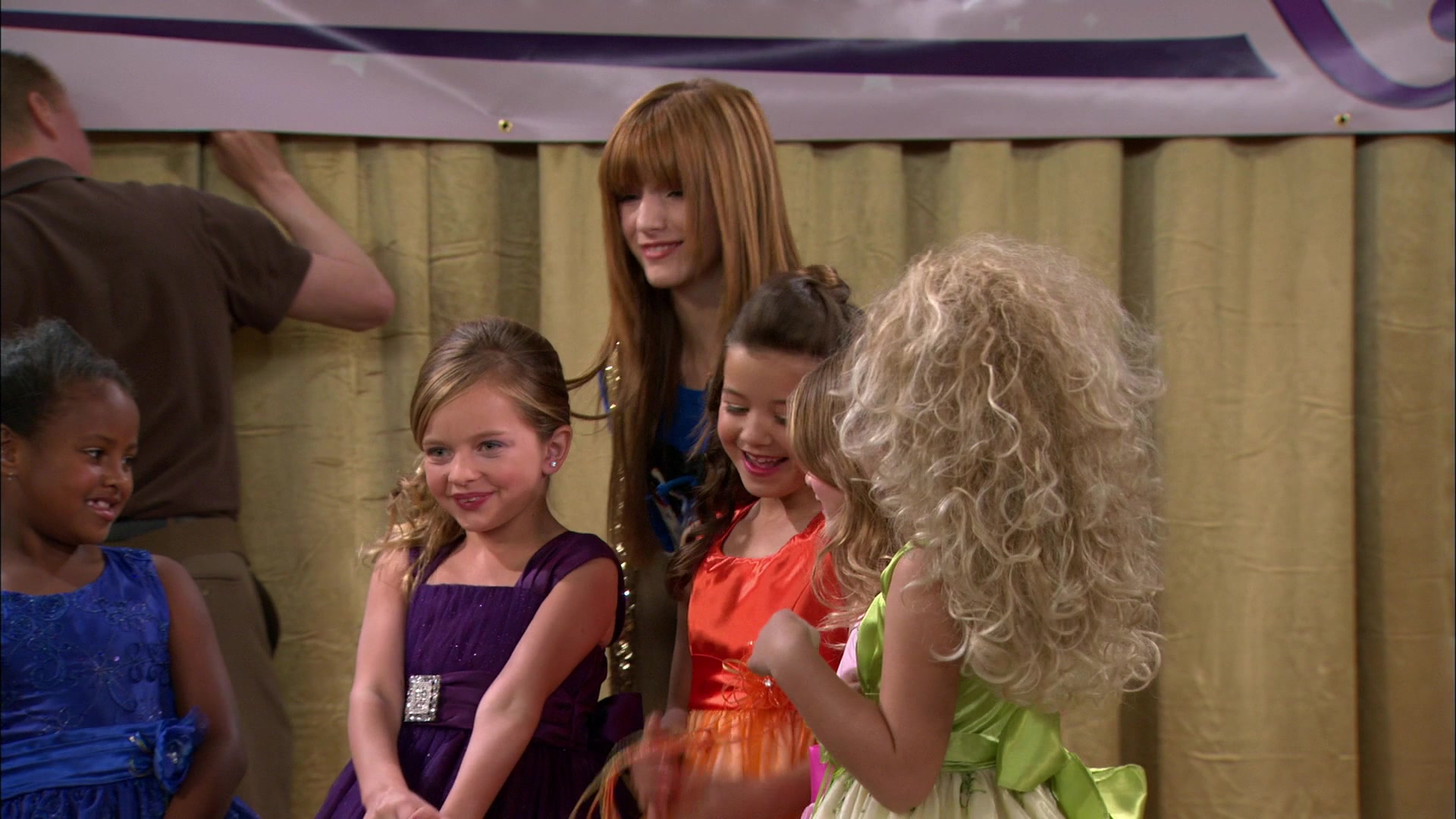 Shake_It_Up_S01E13_1080p_BTD_000963.jpg Shake_It_Up_S01E13_1080p_BTD_000963.jpg