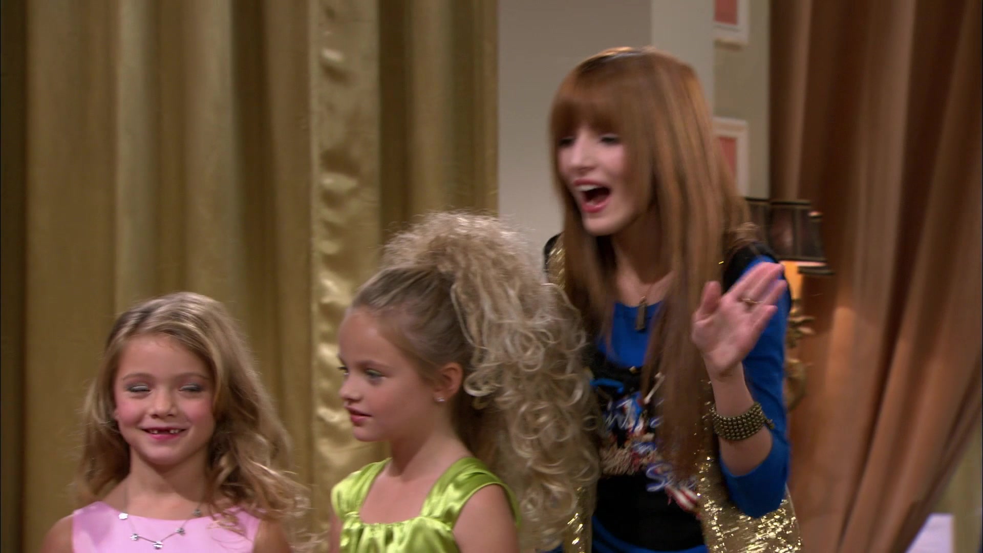Shake_It_Up_S01E13_1080p_BTD_000985.jpg Shake_It_Up_S01E13_1080p_BTD_000985.jpg
