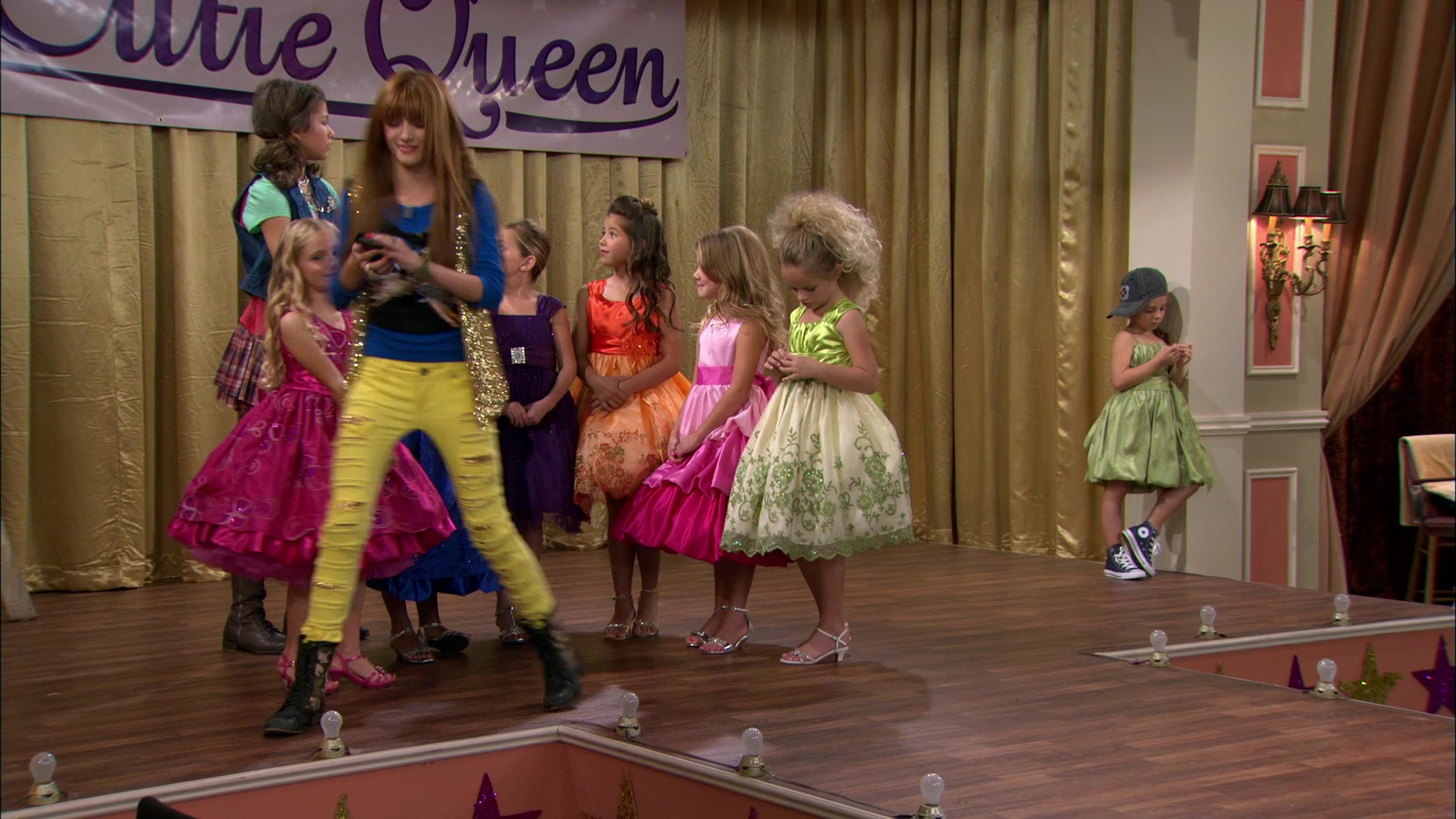 Shake_It_Up_S01E13_1080p_BTD_001031.jpg Shake_It_Up_S01E13_1080p_BTD_001031.jpg
