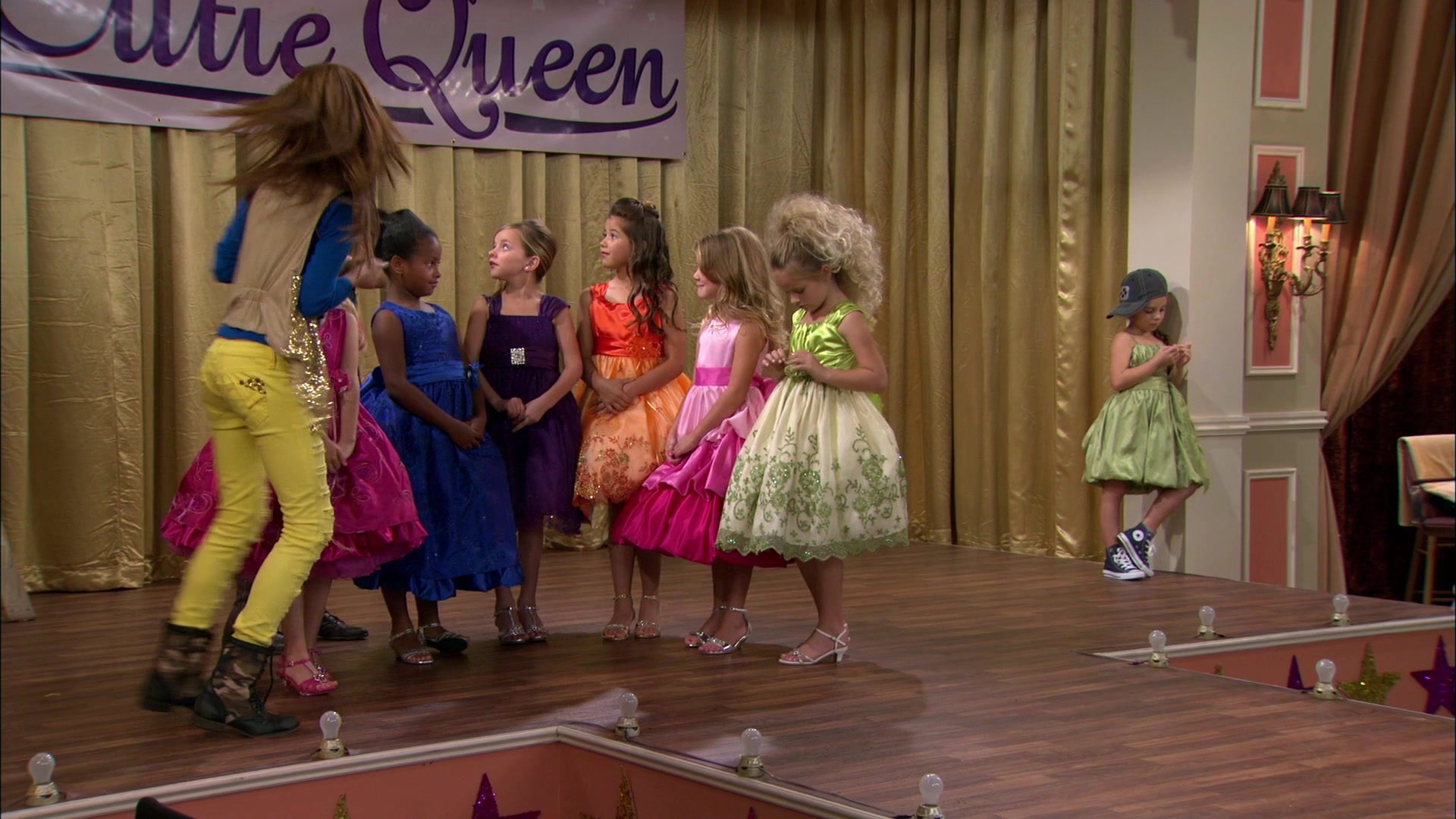 Shake_It_Up_S01E13_1080p_BTD_001032.jpg Shake_It_Up_S01E13_1080p_BTD_001032.jpg